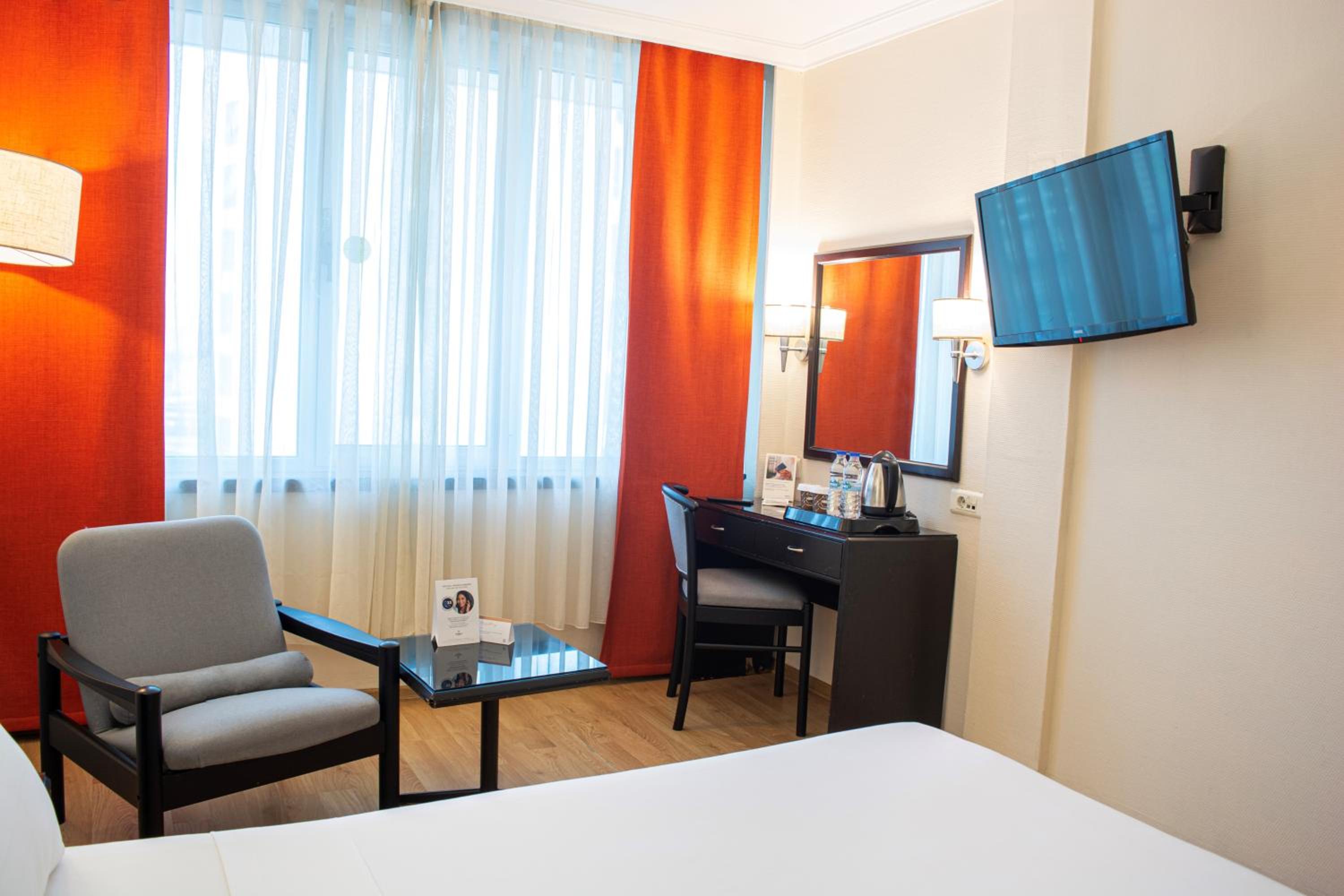 Superior King Room - Free SPA Access photo 3