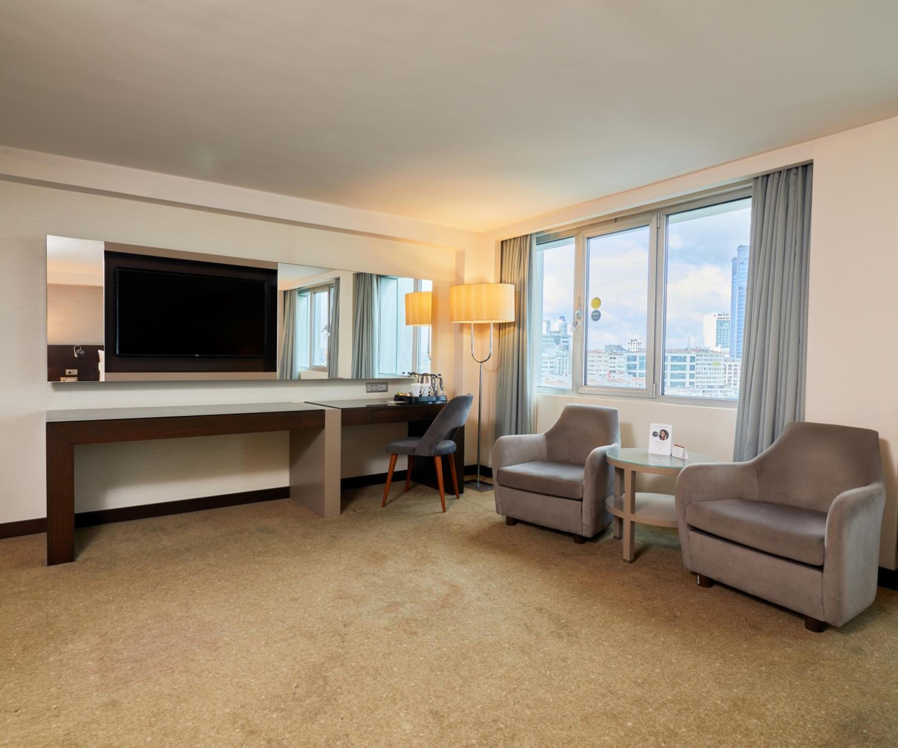 Grand Deluxe King Room - Free SPA Access photo 3