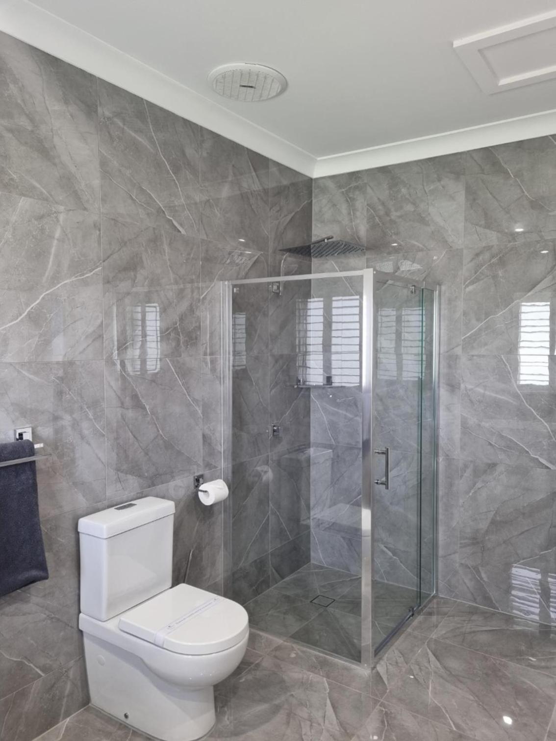 Deluxe Suite with Spa Bath photo 3