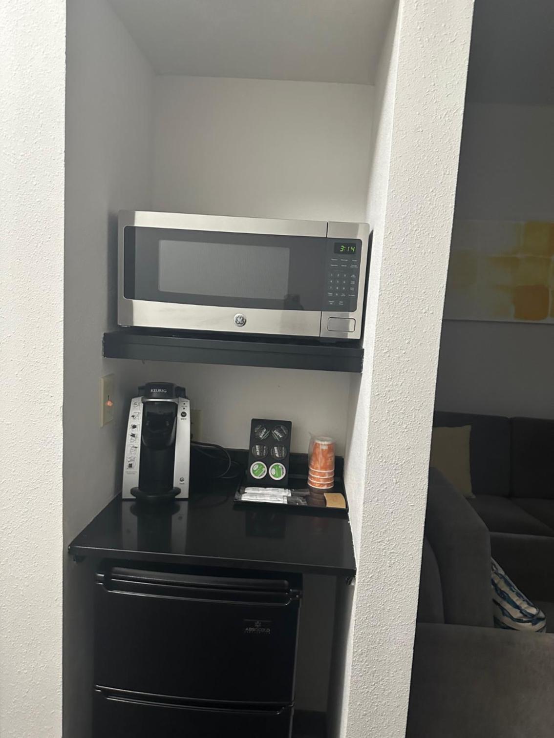 King Suite - Non Smoking - Photo 3