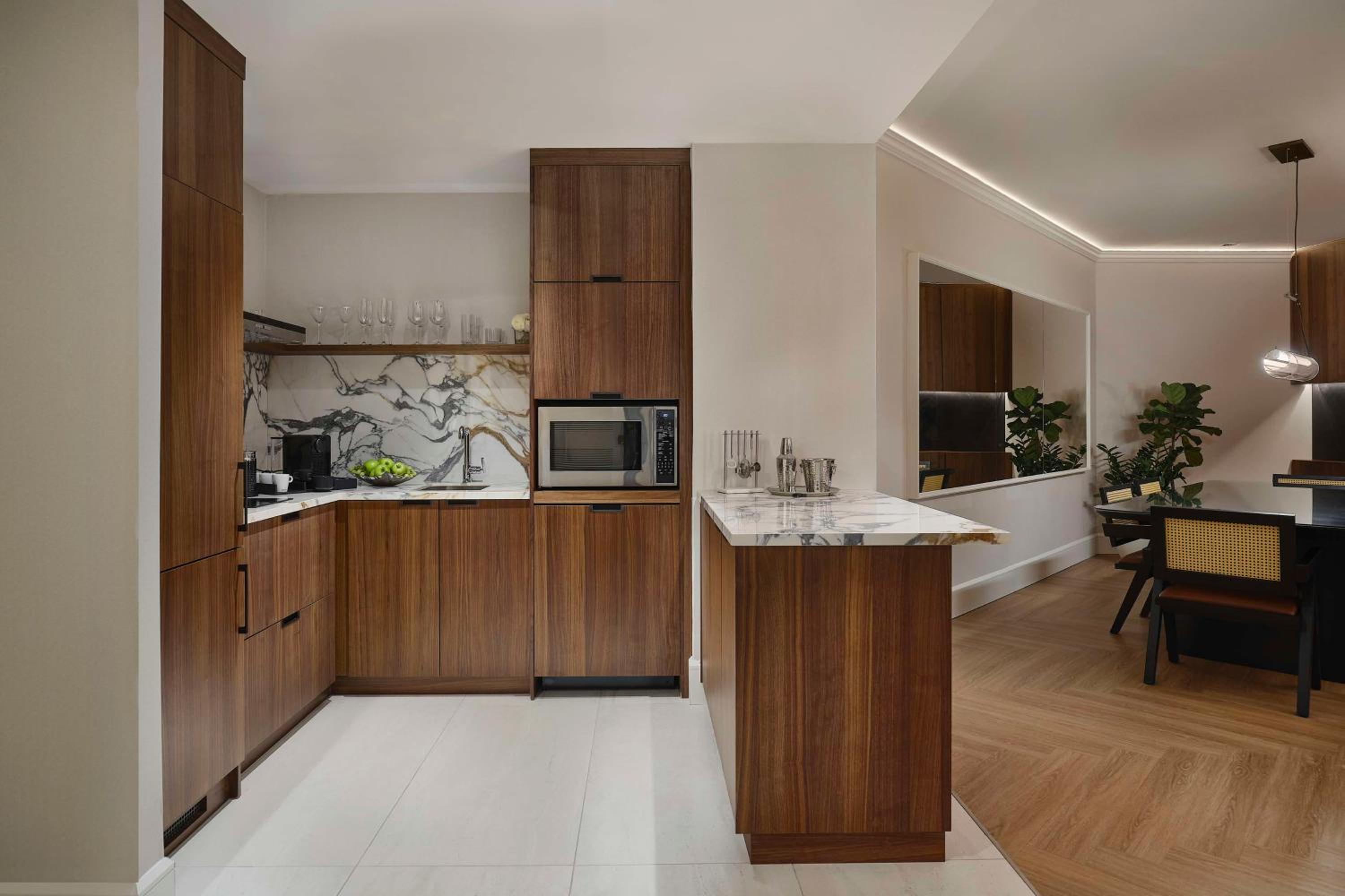 King Apartment Suite - Photo 16