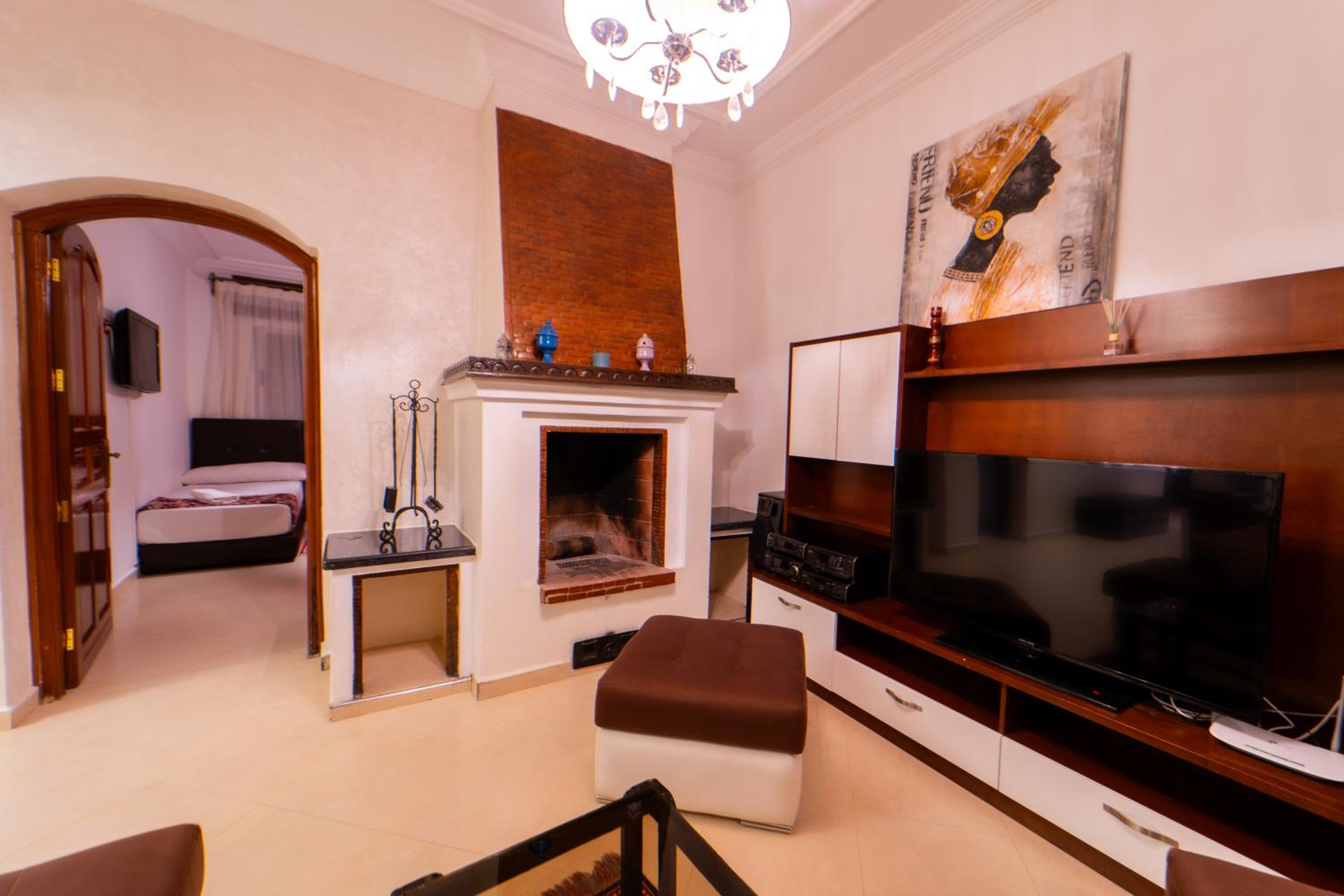 Deluxe Apartment photo 2