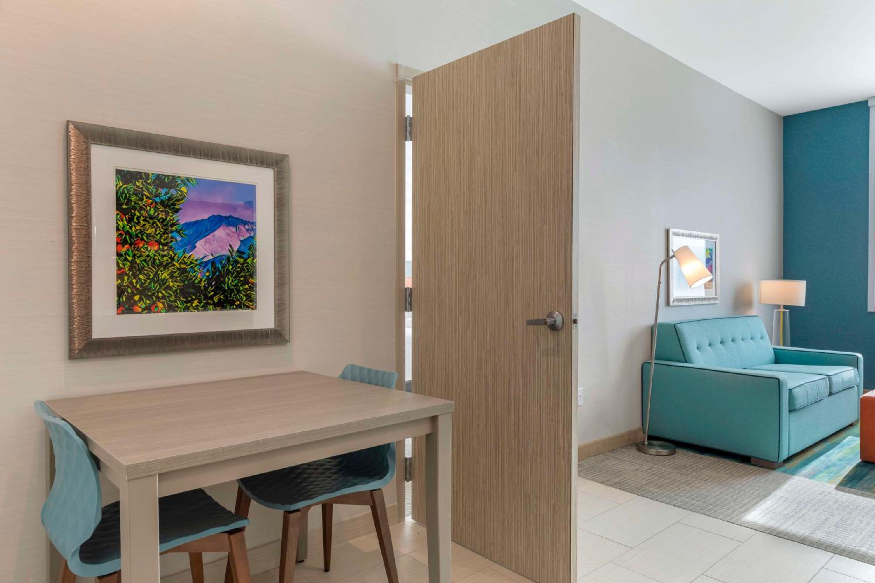One-Bedroom King Suite - Non-Smoking - Photo 14