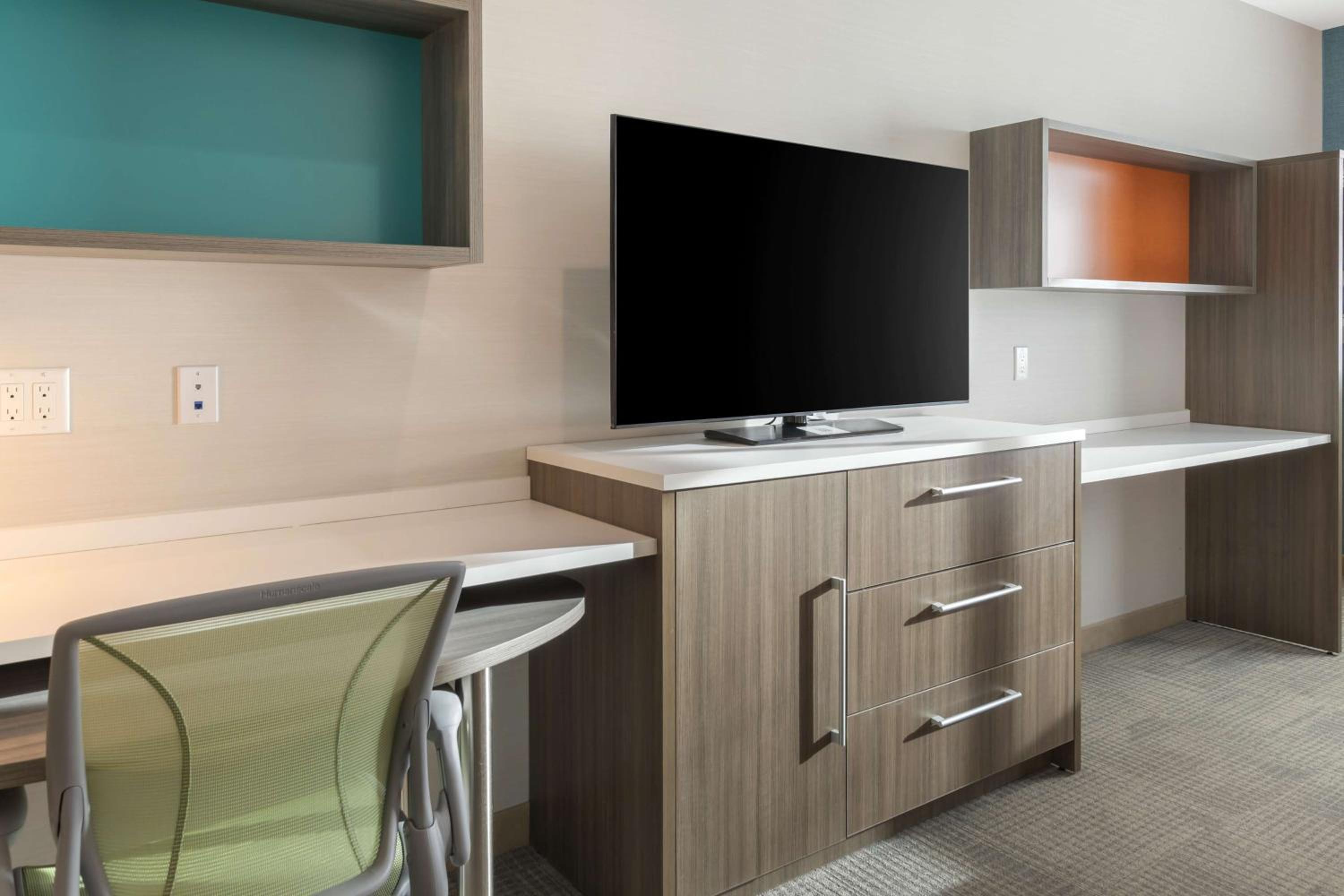 King Studio - Mobility and Hearing Access/Non-Smoking - Photo 4