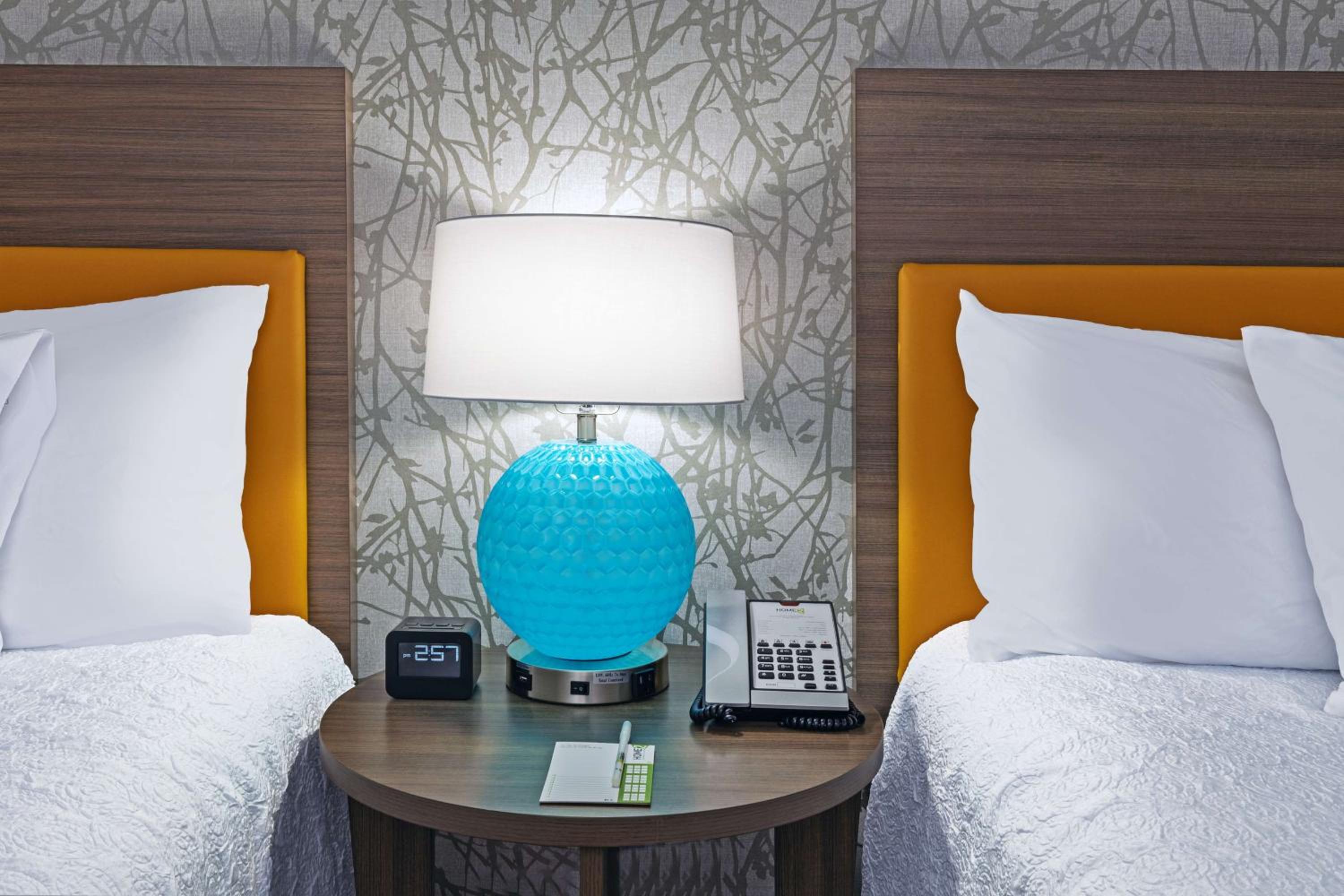 Studio Suite with Two Queen Beds - Photo 5