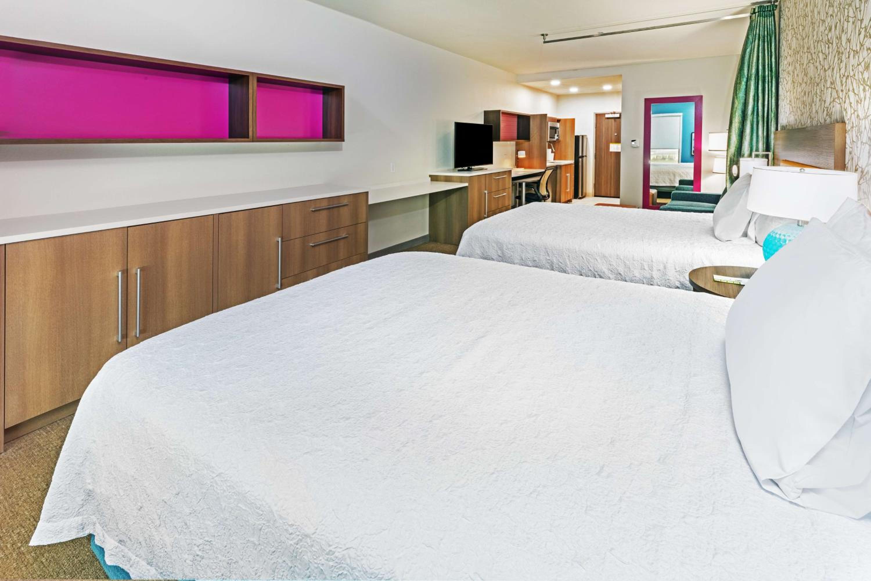 Studio Suite with Two Queen Beds - Photo 2