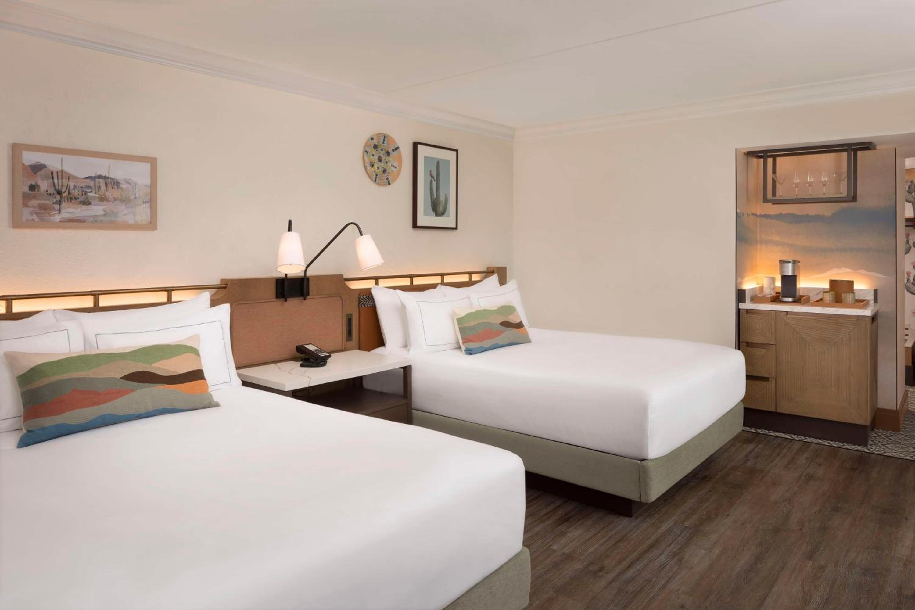 Queen Room with Two Queen Beds and Golf View - Photo 5
