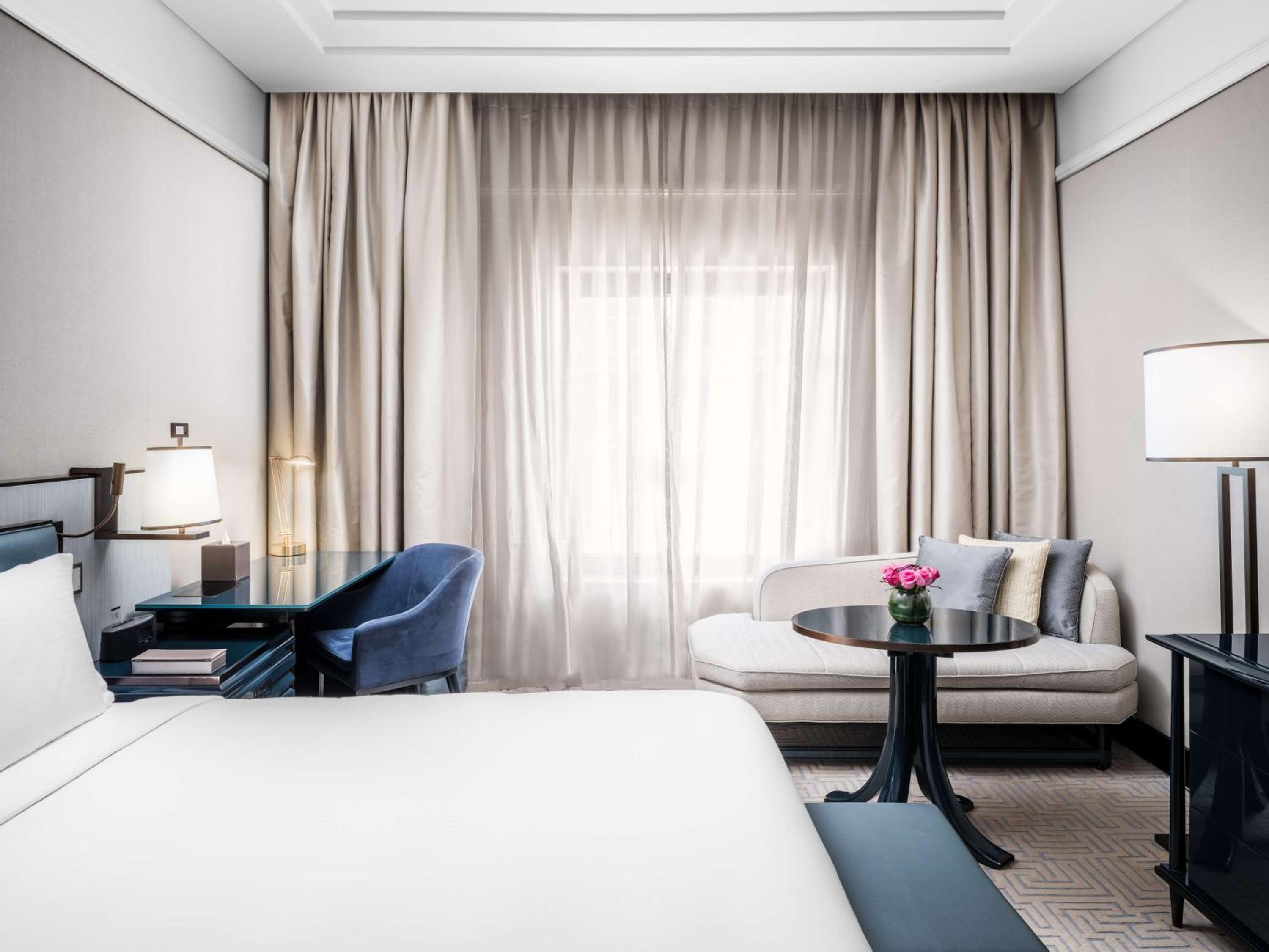 King Guest Room - Photo 4