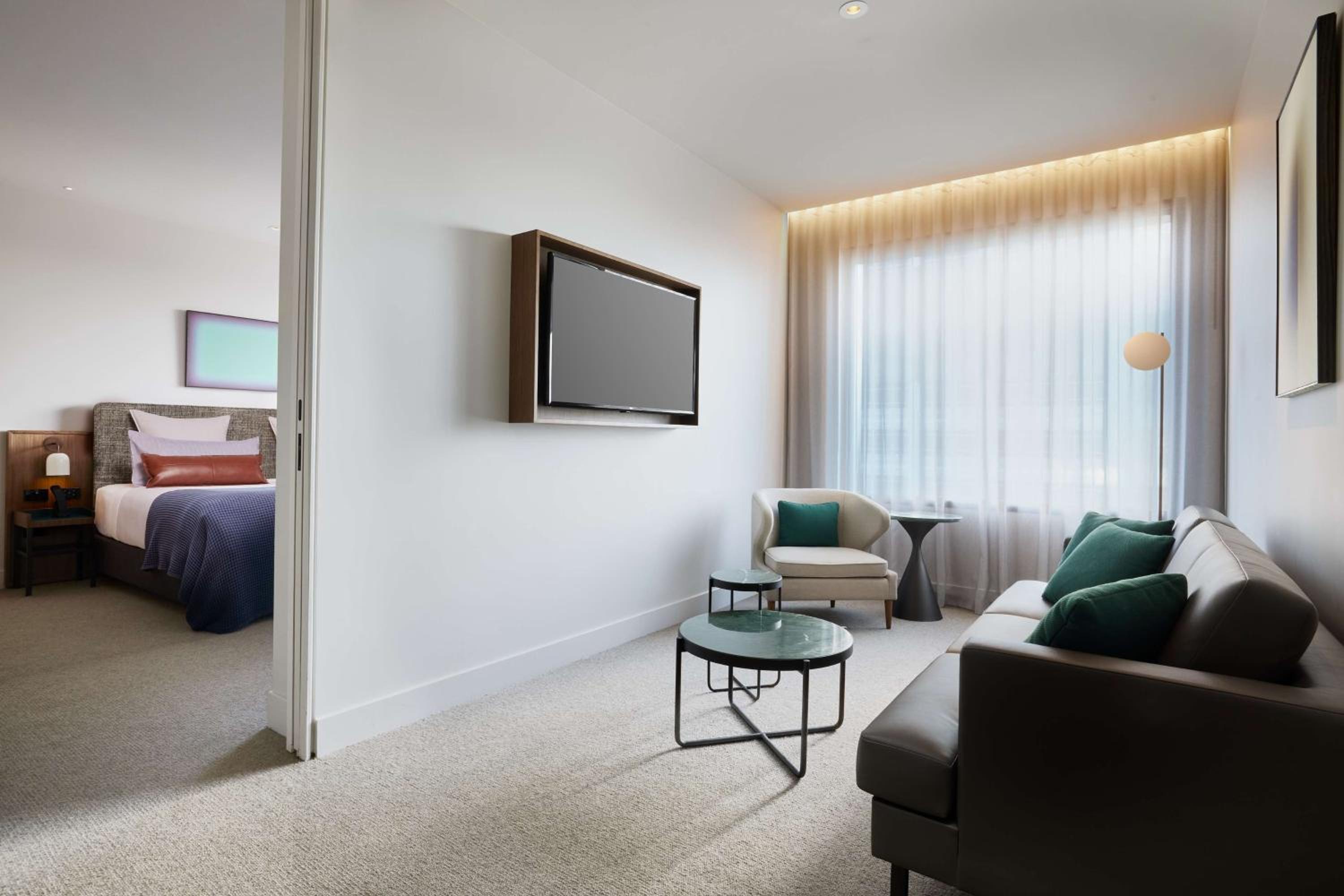One-Bedroom Executive Club King Suite - Photo 2