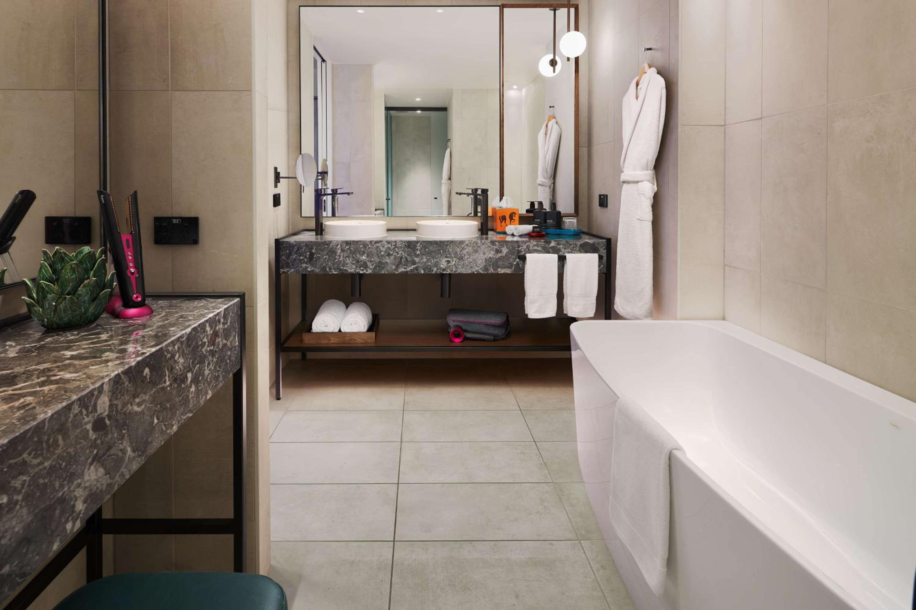 Two-Bedroom Executive Club King Suite - Photo 8