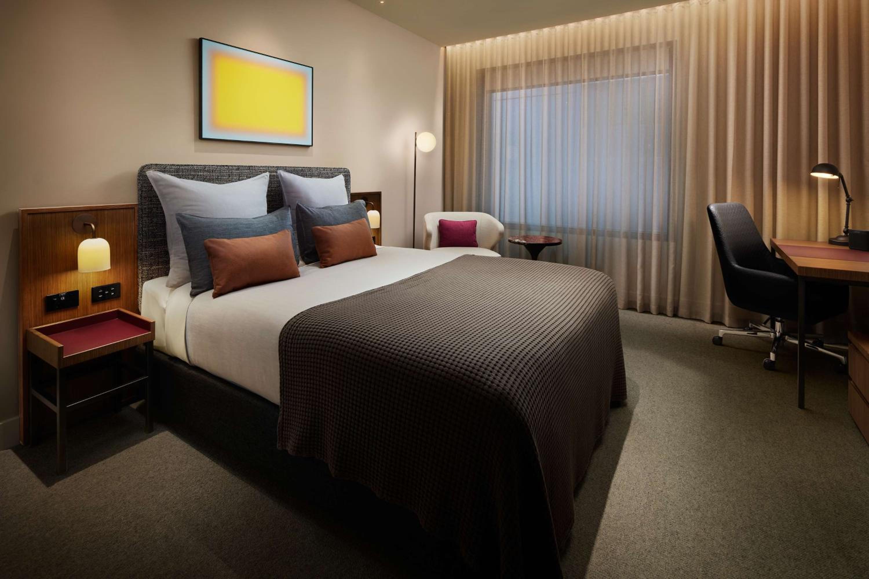 Queen Room - Photo 2