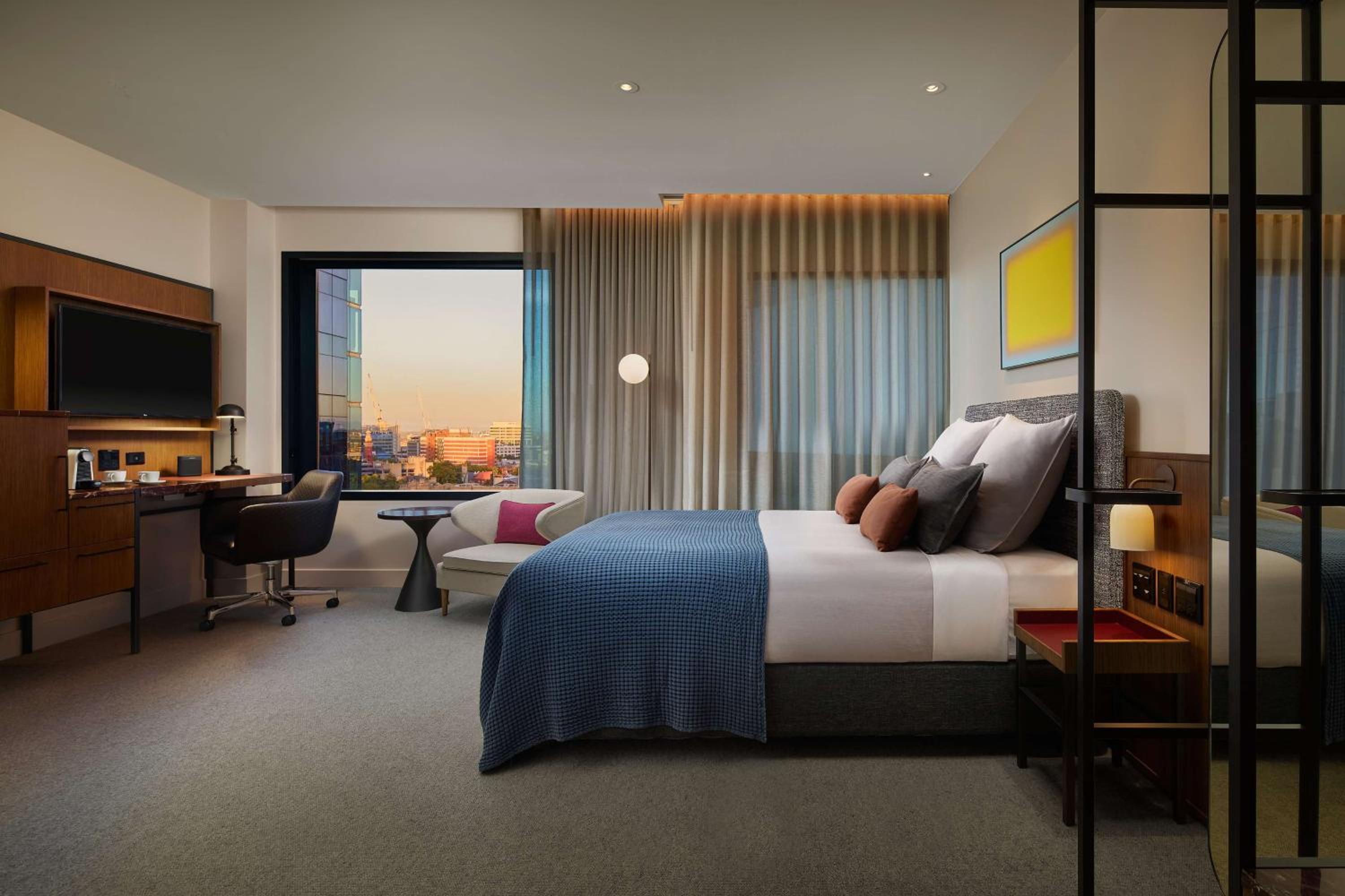 Queen Room - Mobility Accessible - Photo 5