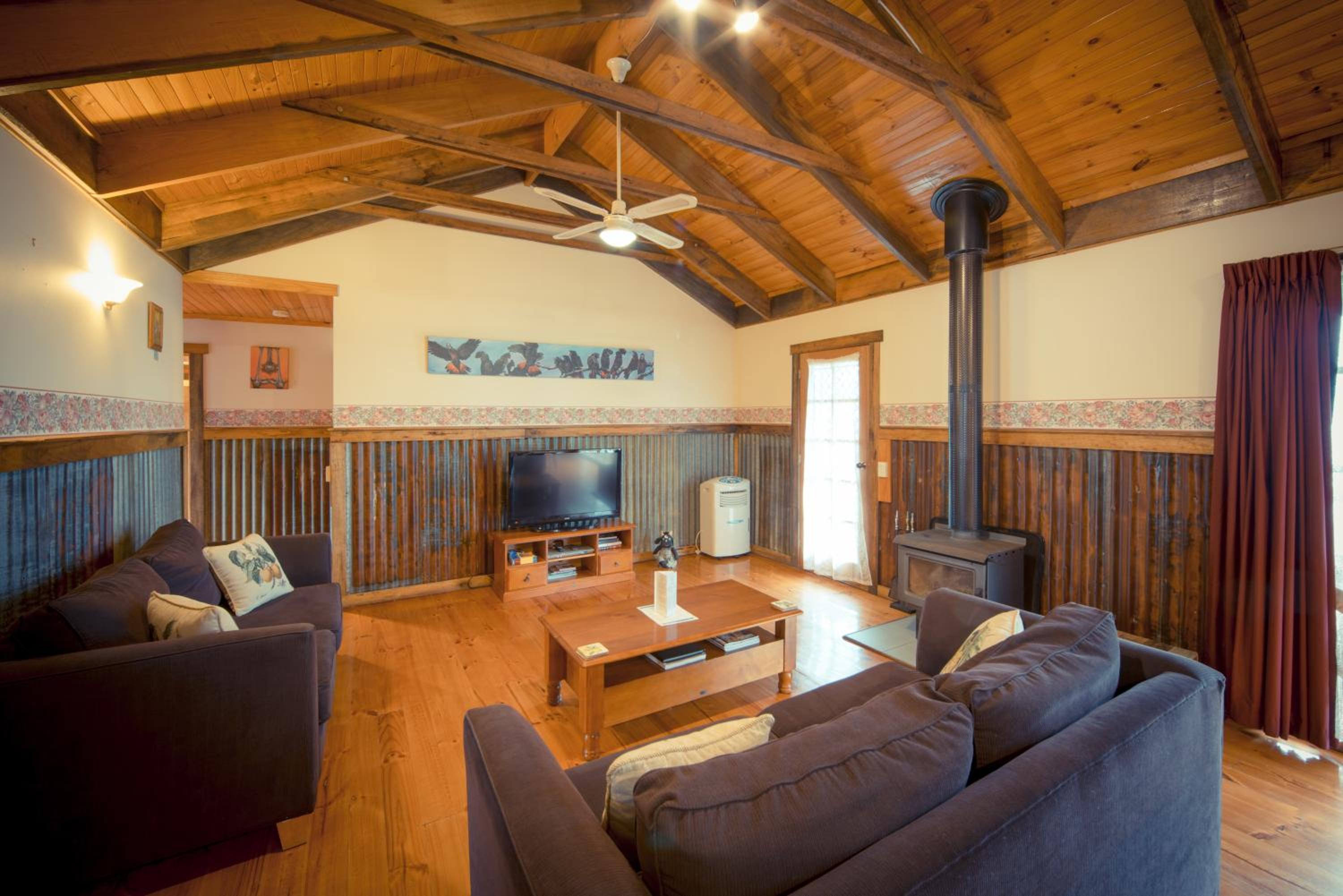 Three-Bedroom Cottage - Cedar Lodge - Photo 4