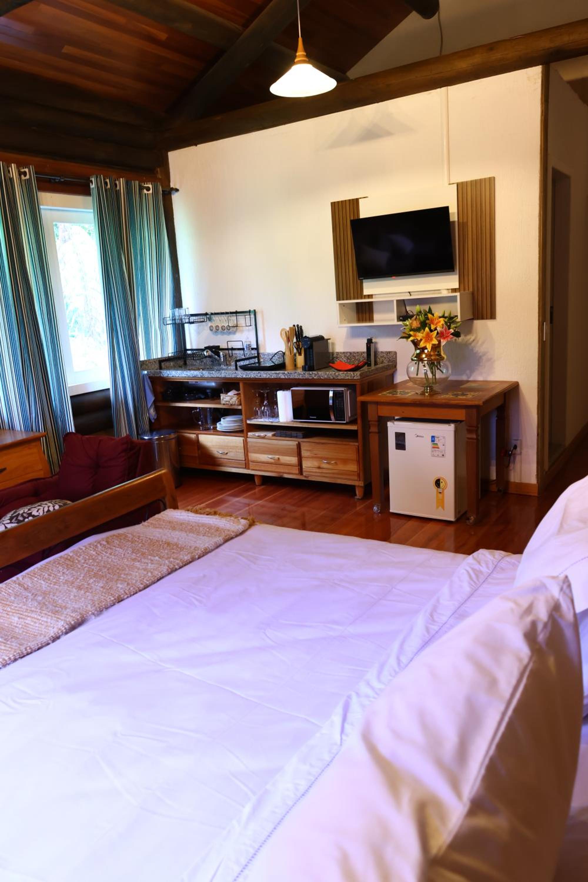 King Room with Mountain View photo 2