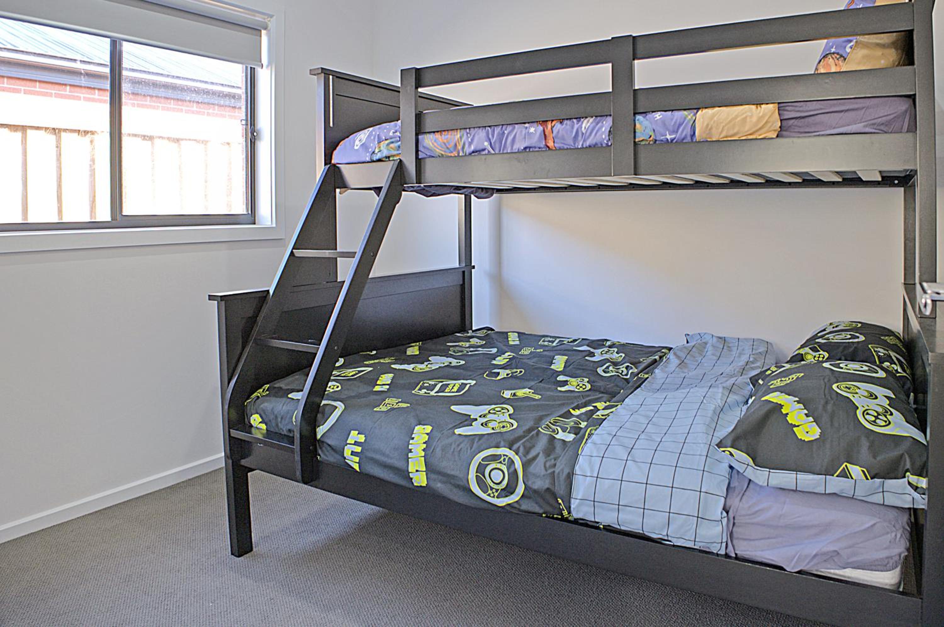 Four-Bedroom House photo 2