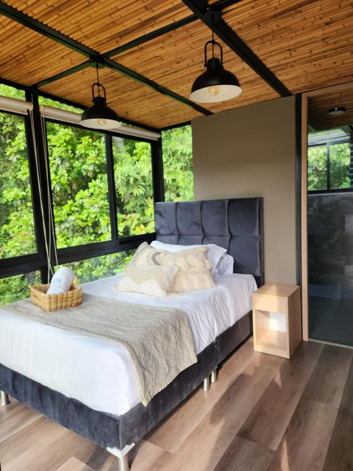 Four-Bedroom House photo 3