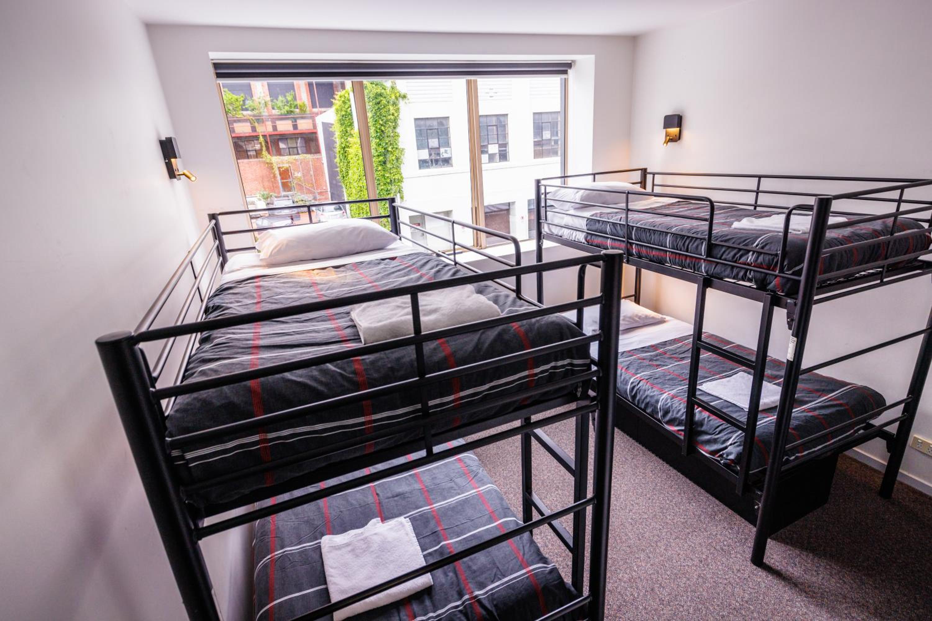 Bed in 4-Bed Female Dormitory Room photo 3