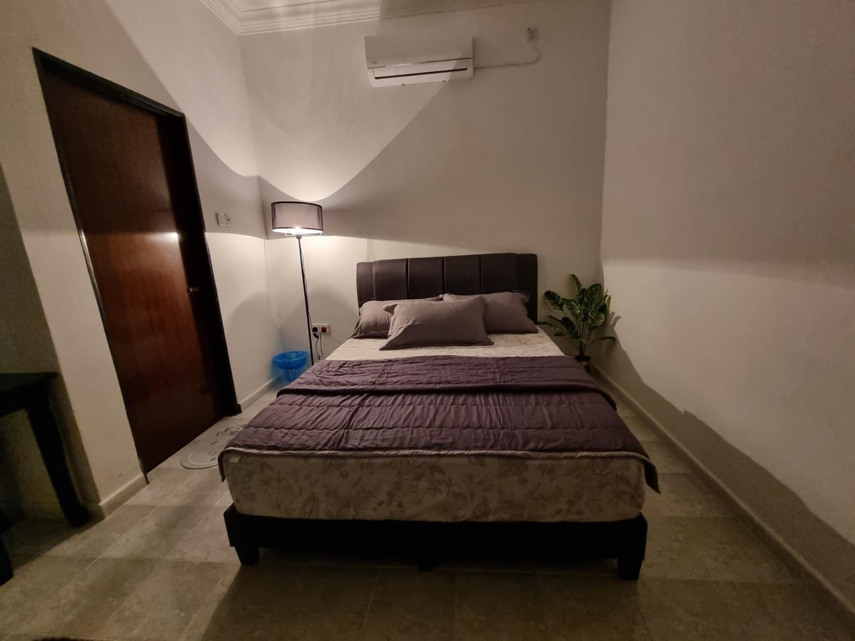 Deluxe Room (2 Adults + 1 Child)