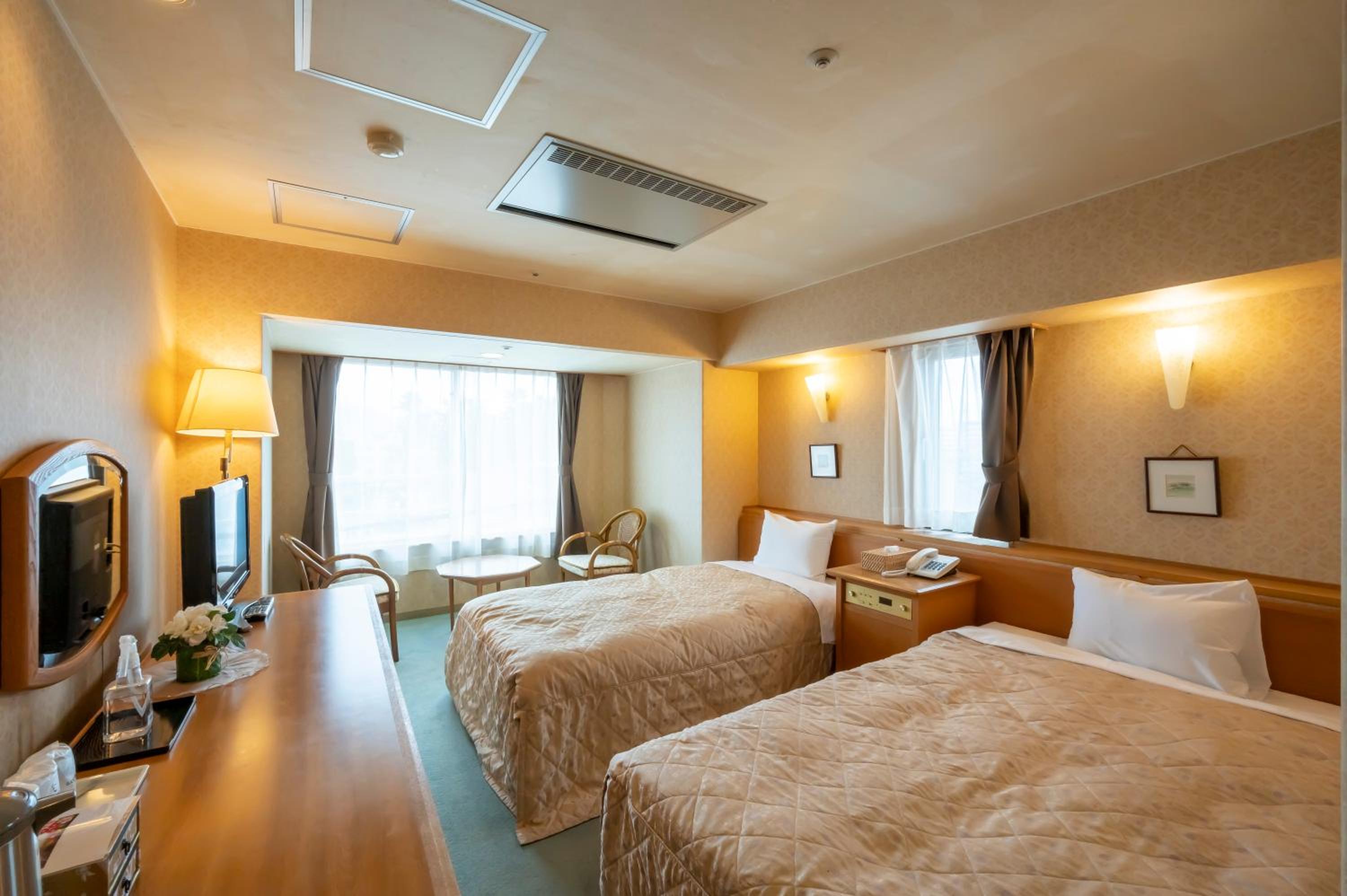 Economy Twin Room photo 3