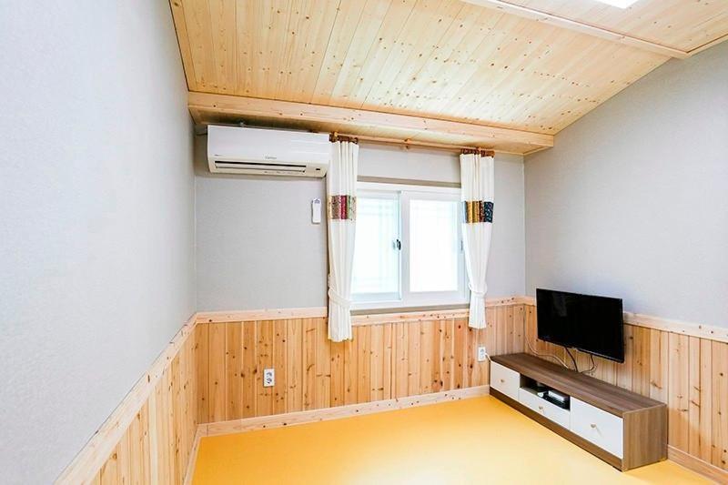 One-Bedroom Suite photo 1