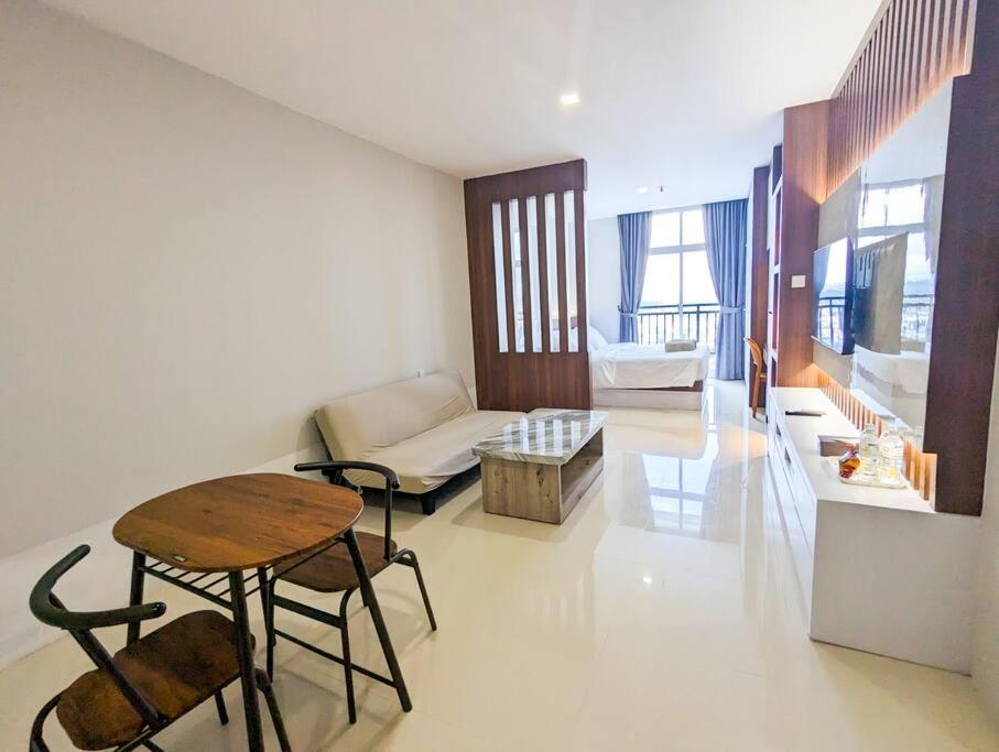 Studio Apartment photo 2
