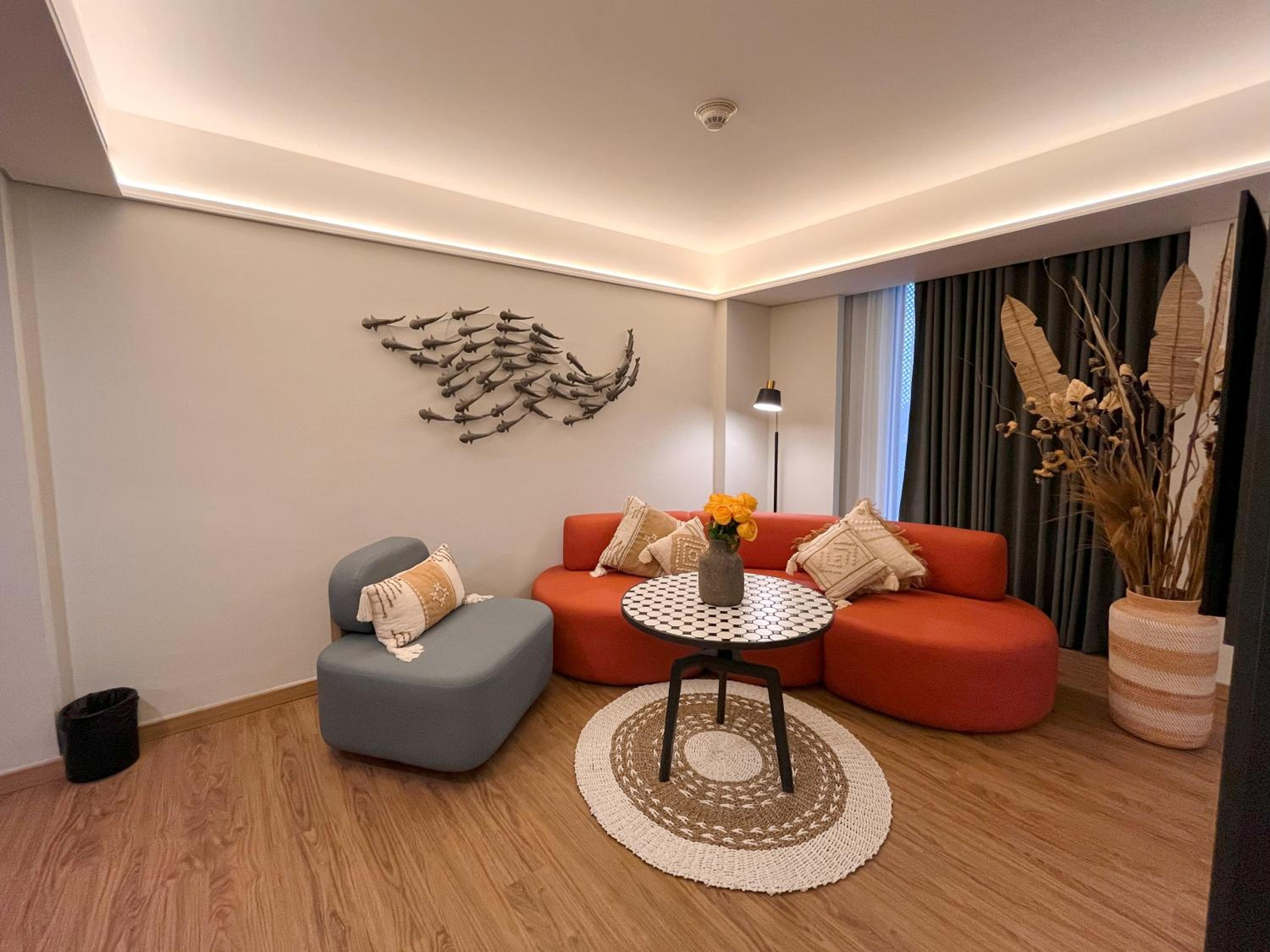 Suite - Photo 14