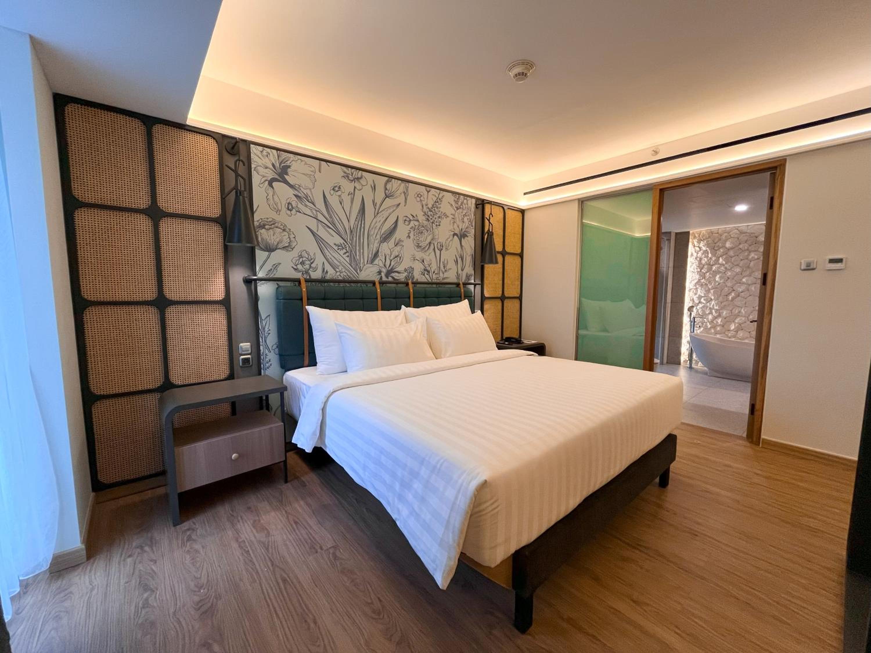 Suite - Photo 3