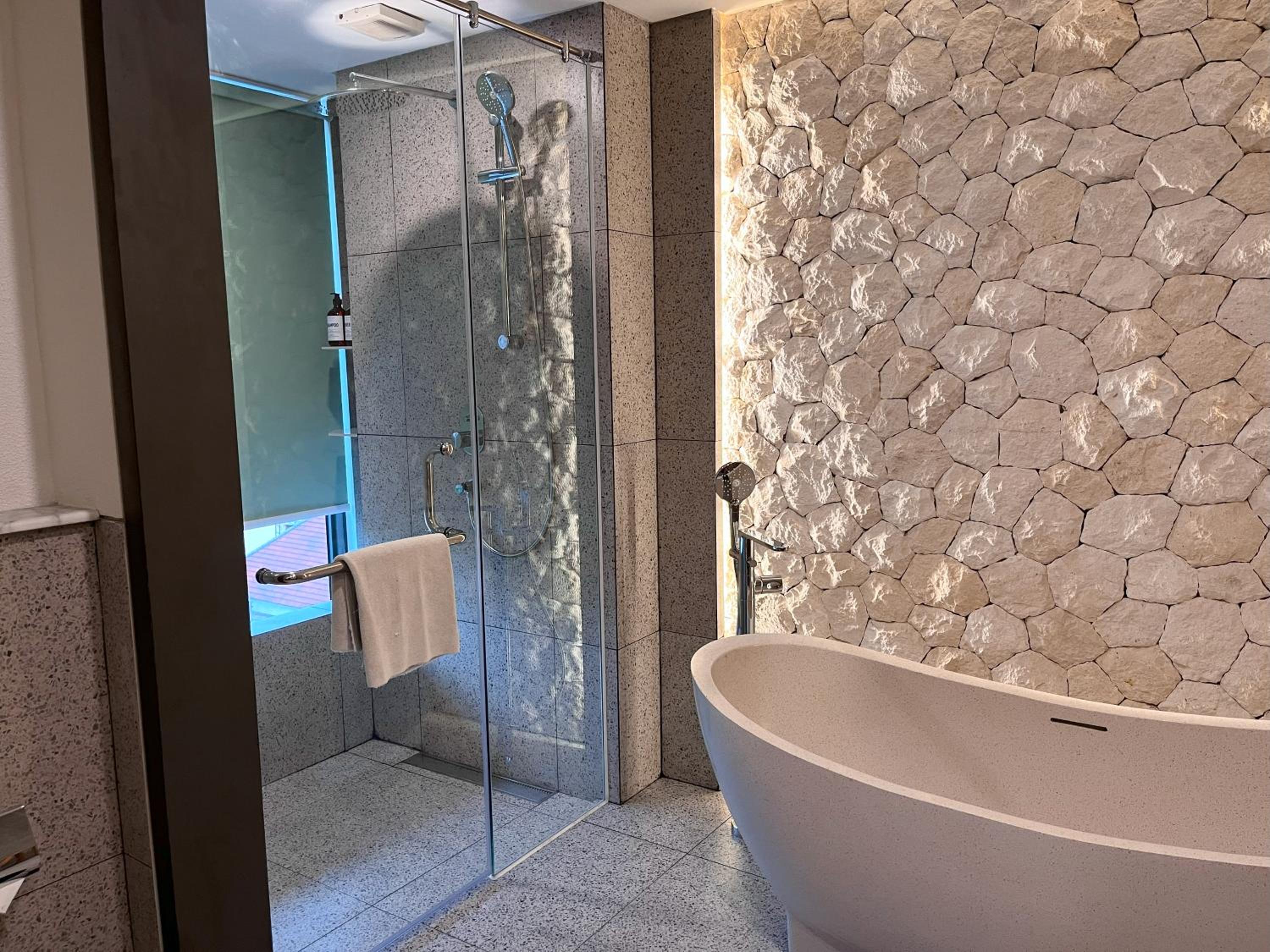 Suite - Photo 7
