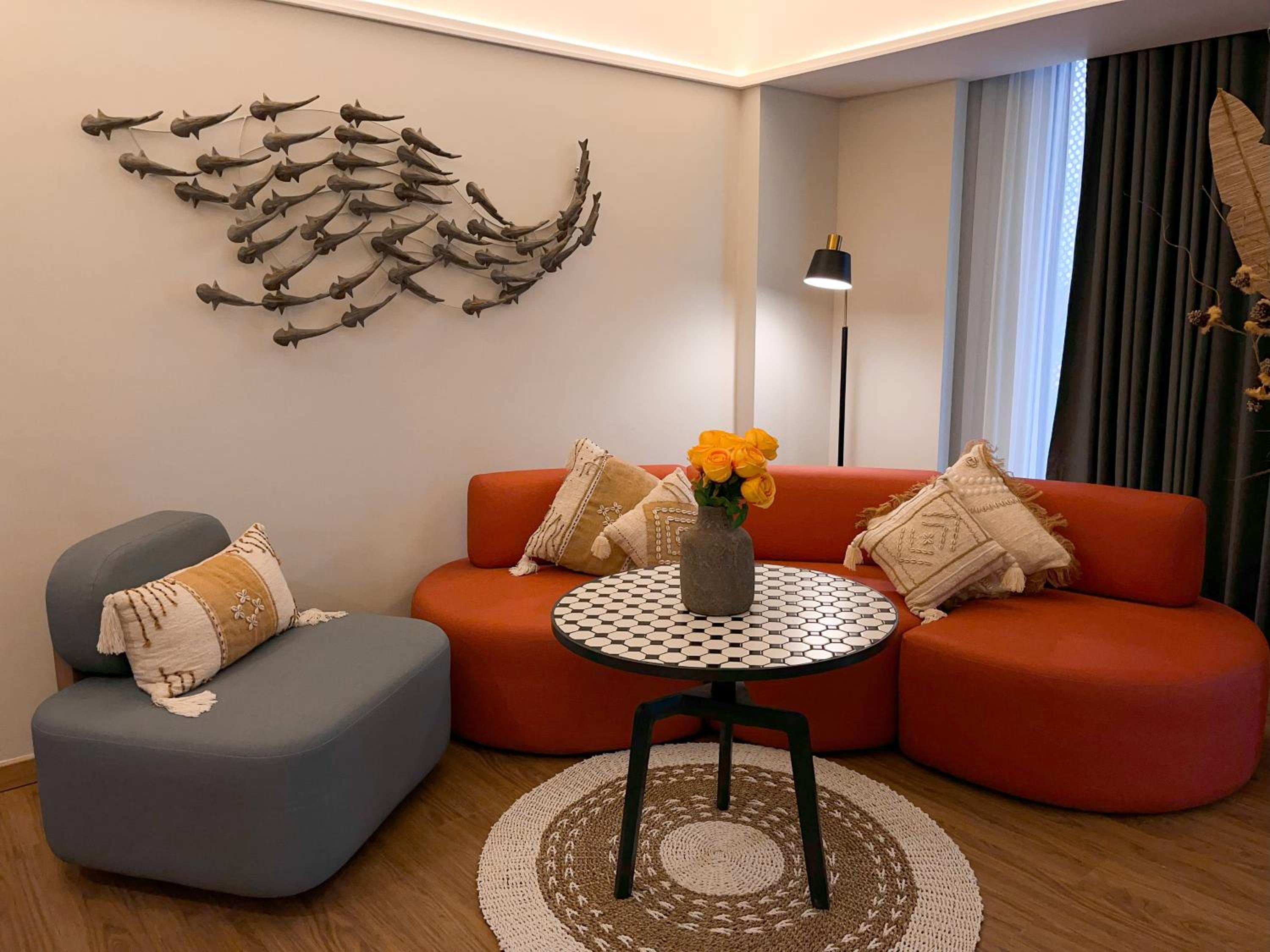 Suite - Photo 12