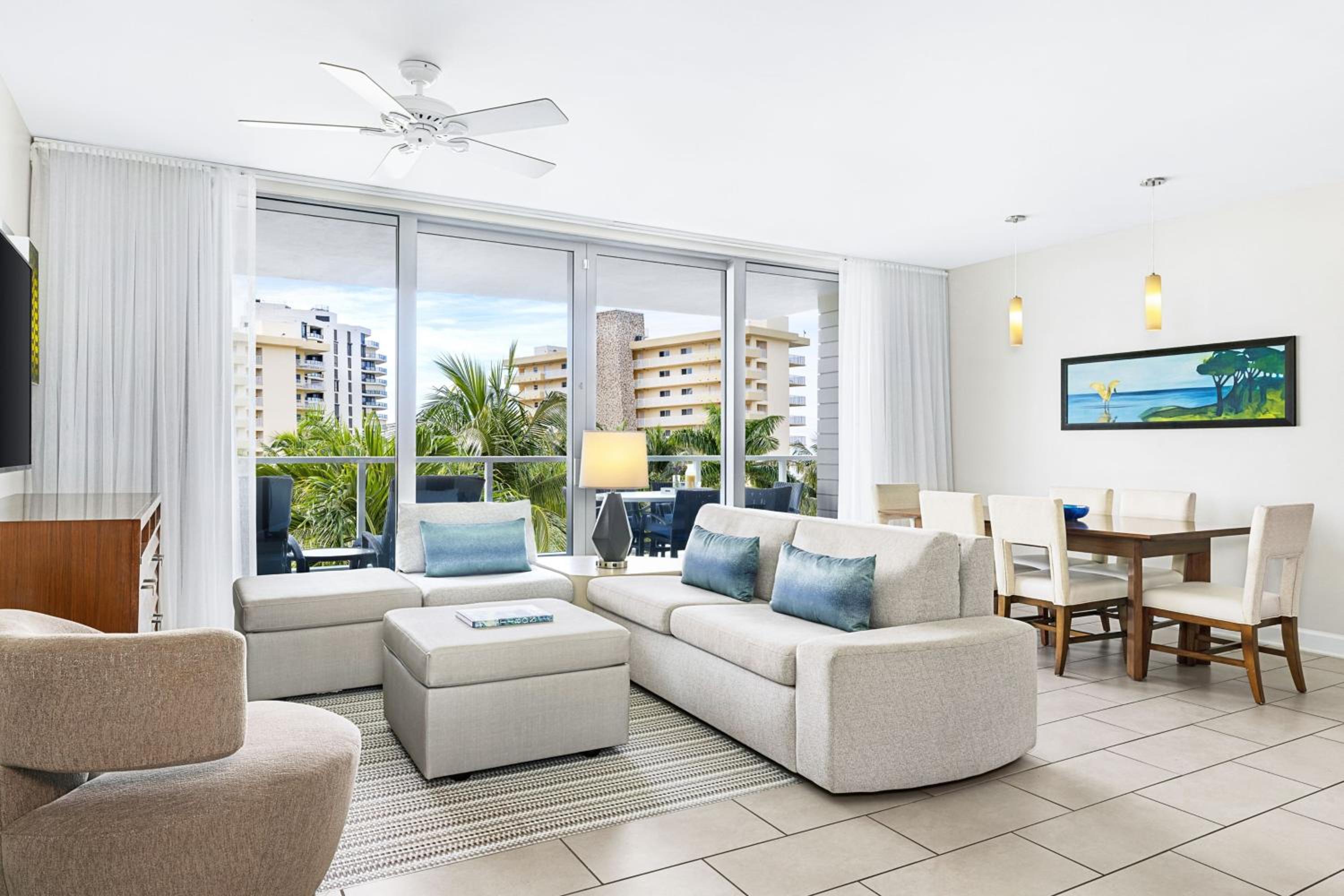 Three-Bedroom Villa with Balcony - Poolside 3rd-5th floor