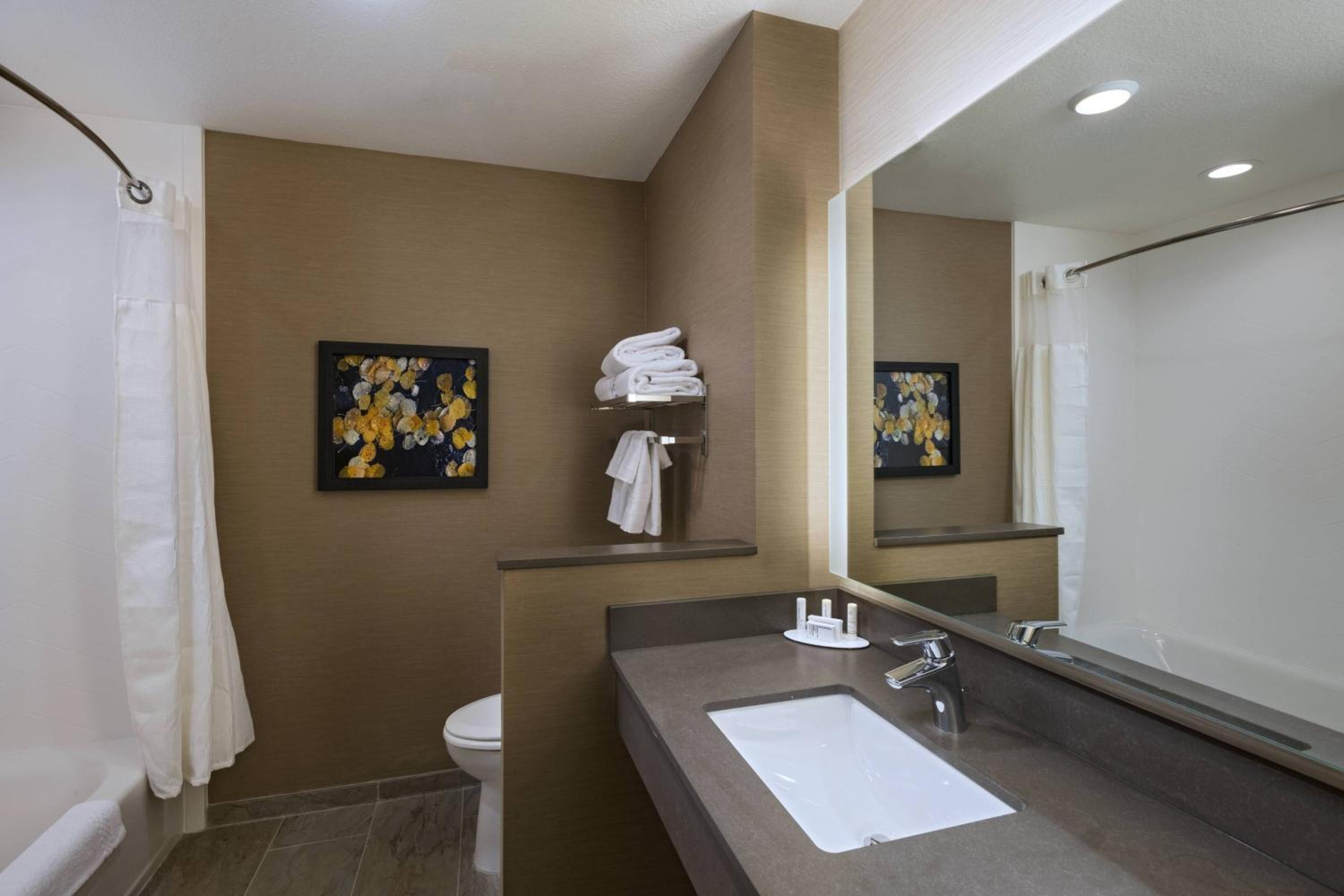 Guest room, 2 Queen - Photo 4