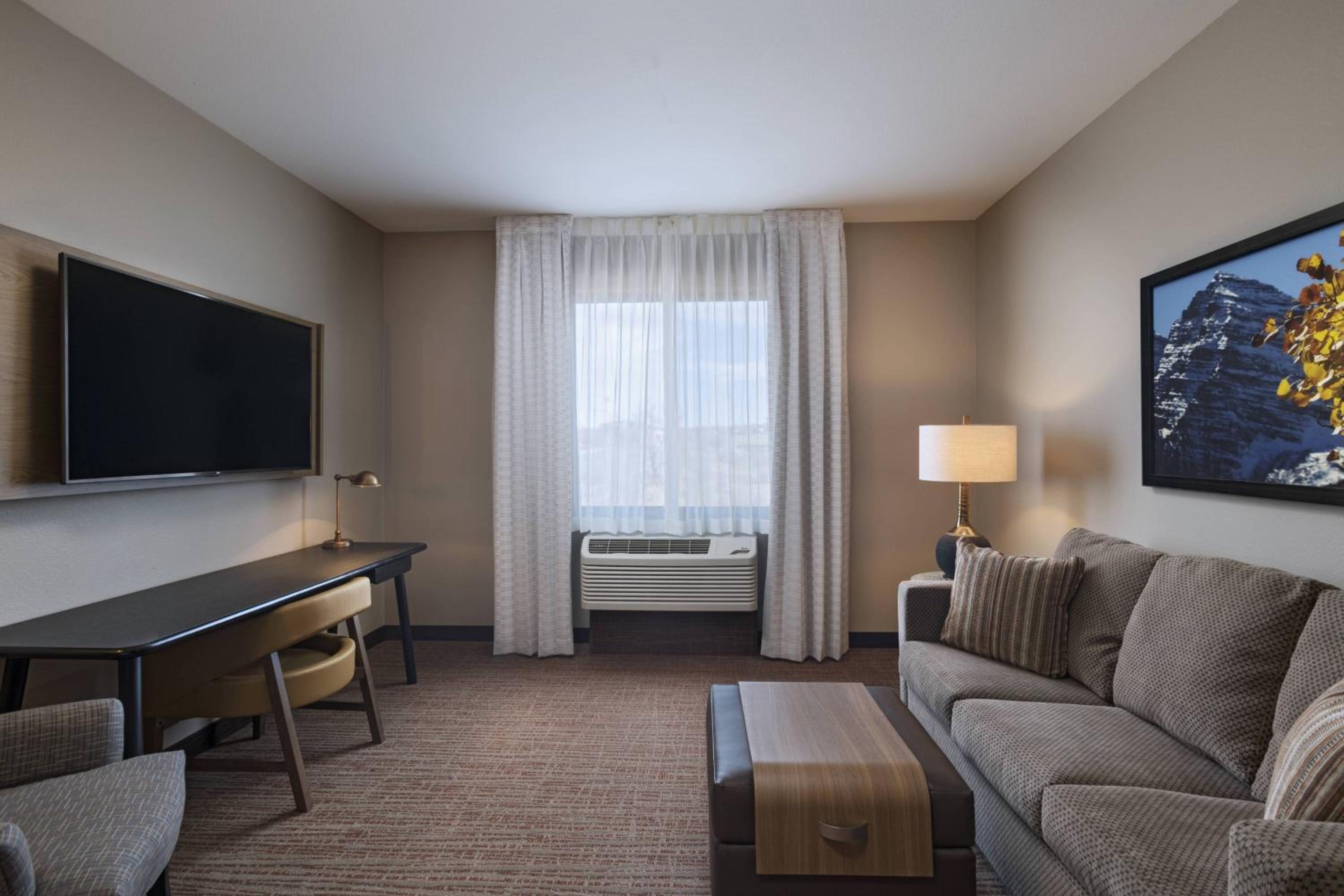 Suite, 1 King, Sofa bed - Photo 4