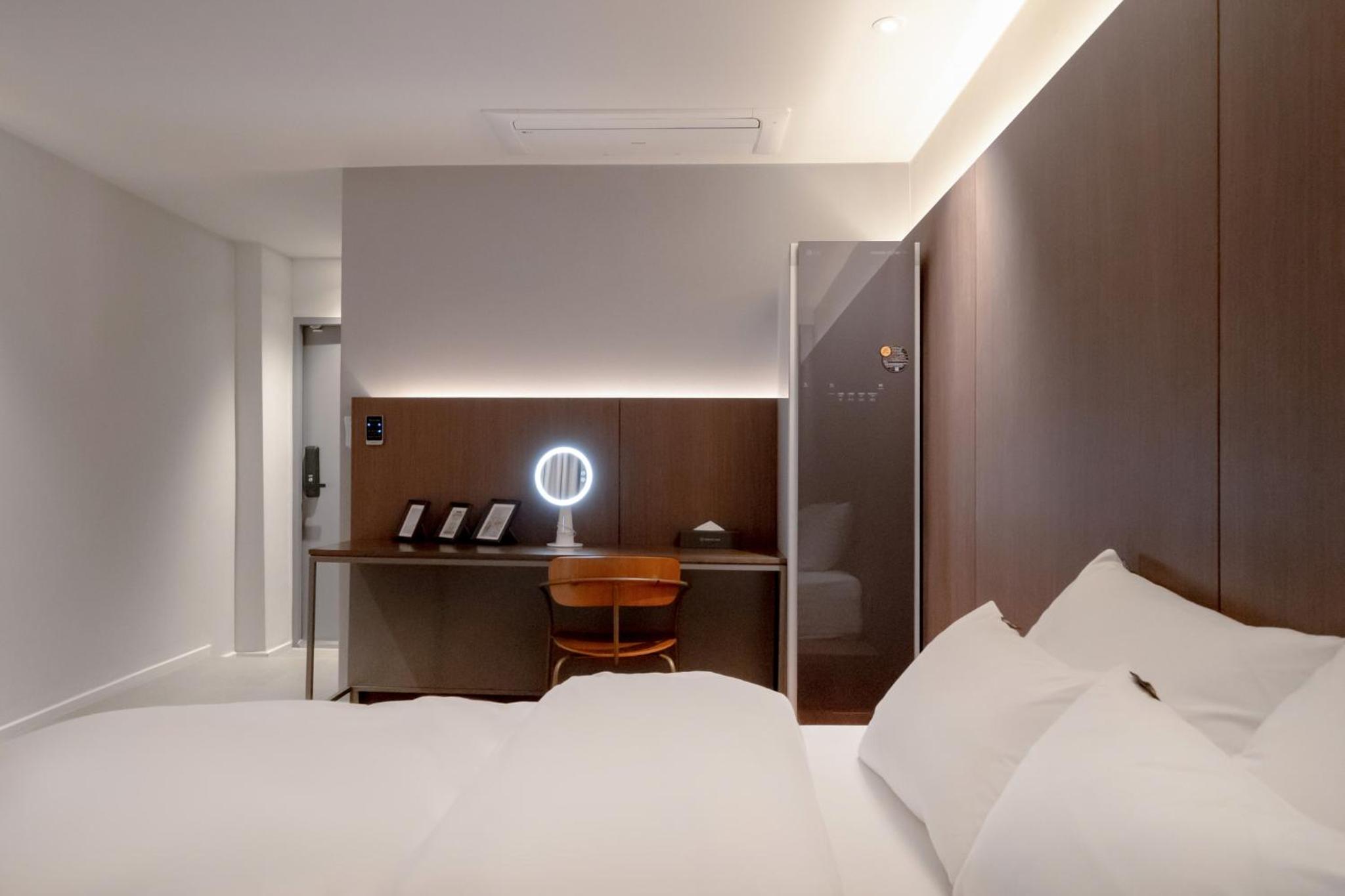 Deluxe Double Room - Photo 10