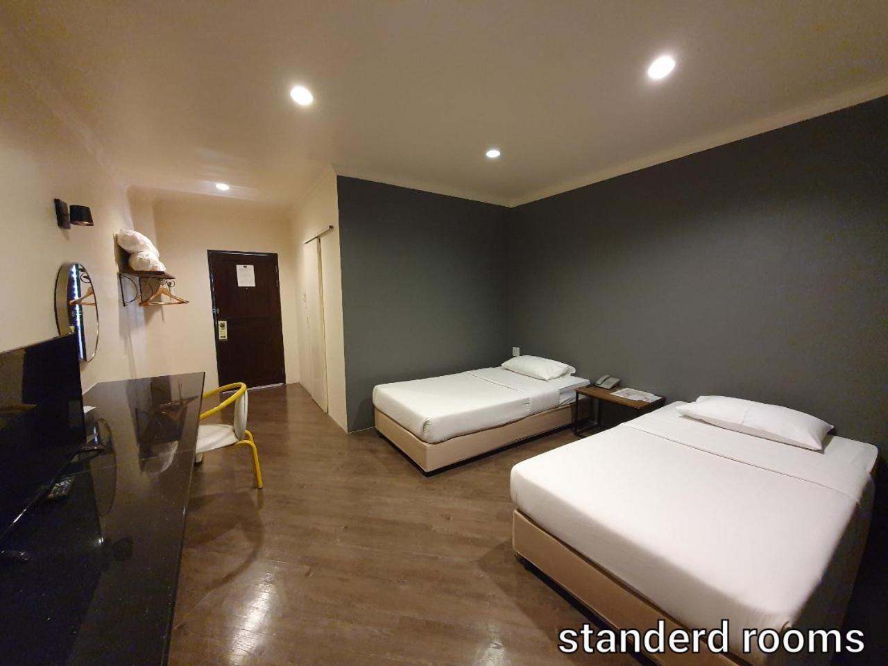 Standard Double or Twin Room - Photo 3