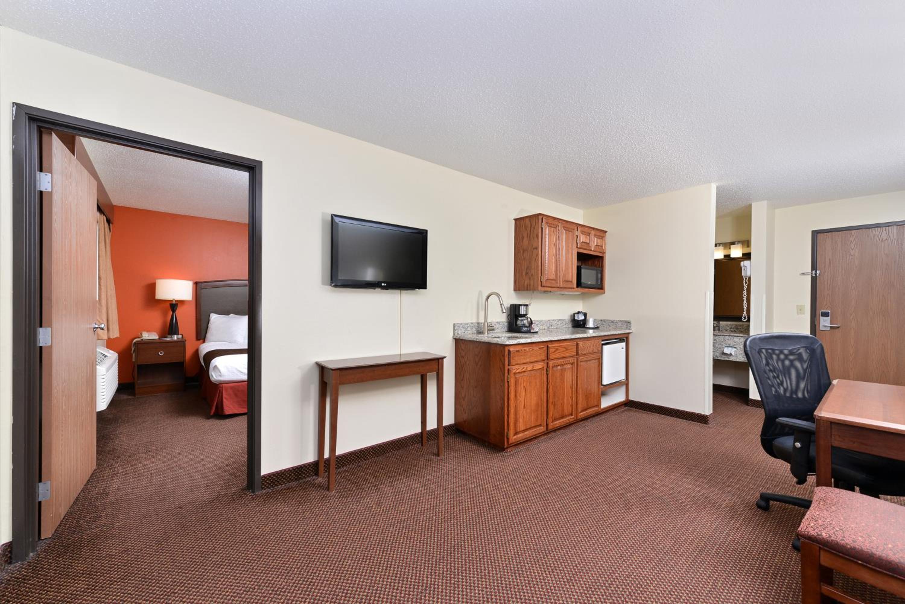 One-Bedroom King Suite - Non-Smoking - Photo 7