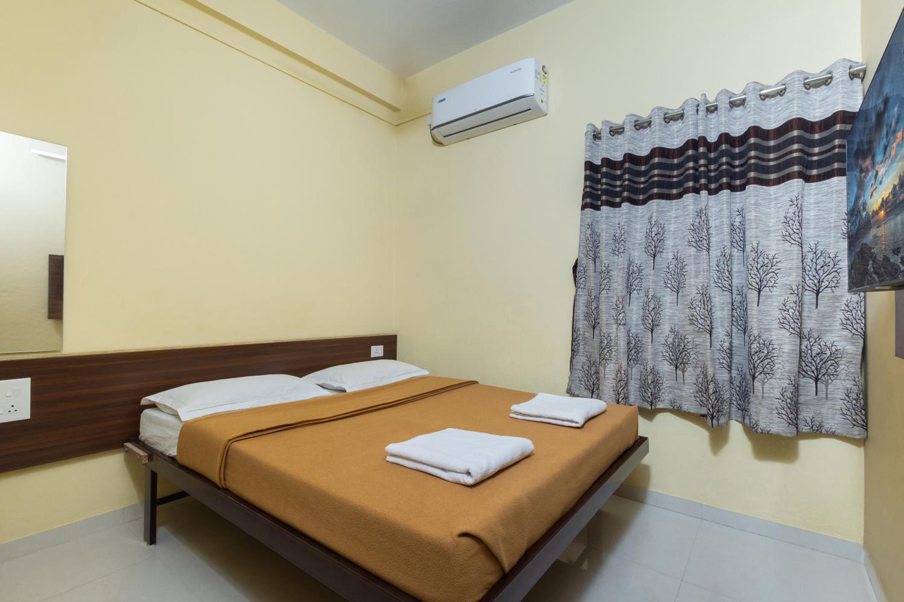 Deluxe Double Room - Photo 8
