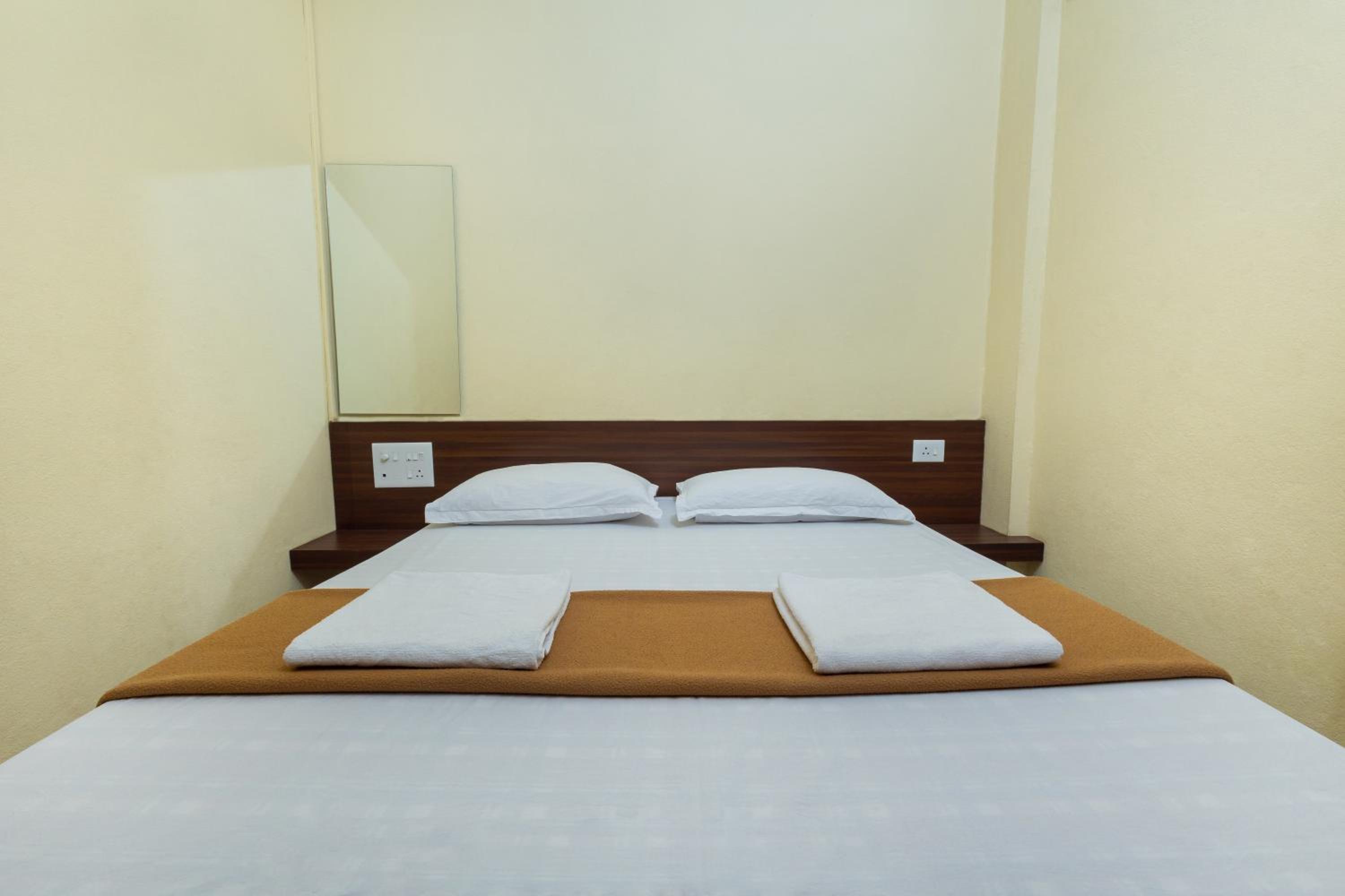 Double Room - Photo 8