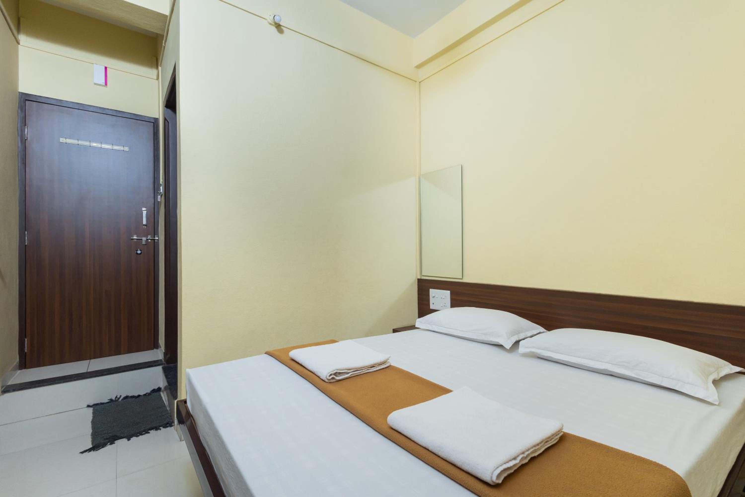 Double Room - Photo 14