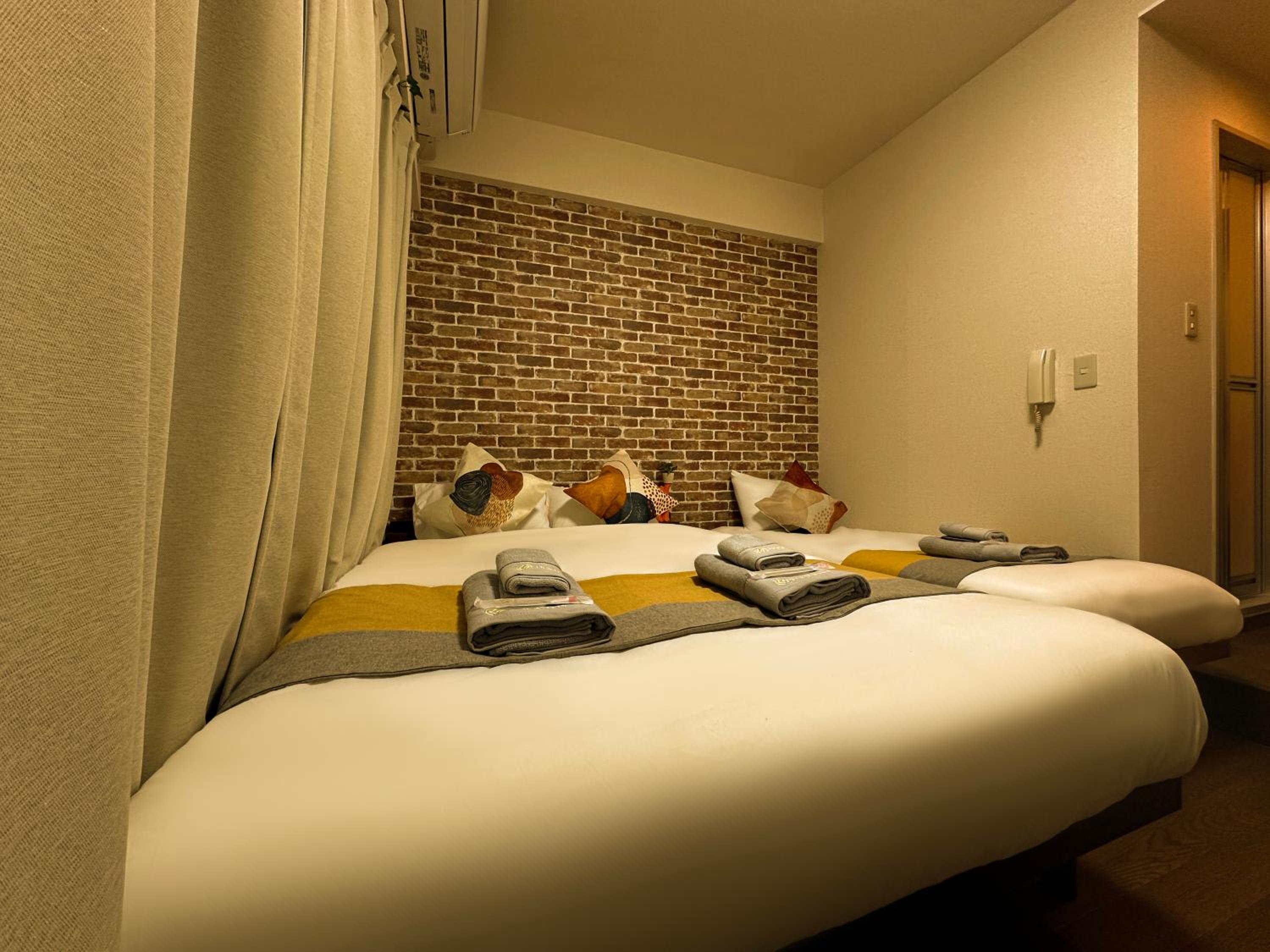 One-Bedroom Apartment thumbnail 5