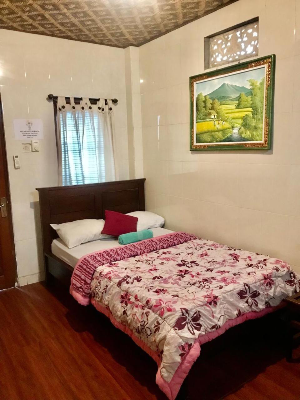 Single Room with Private Bathroom
