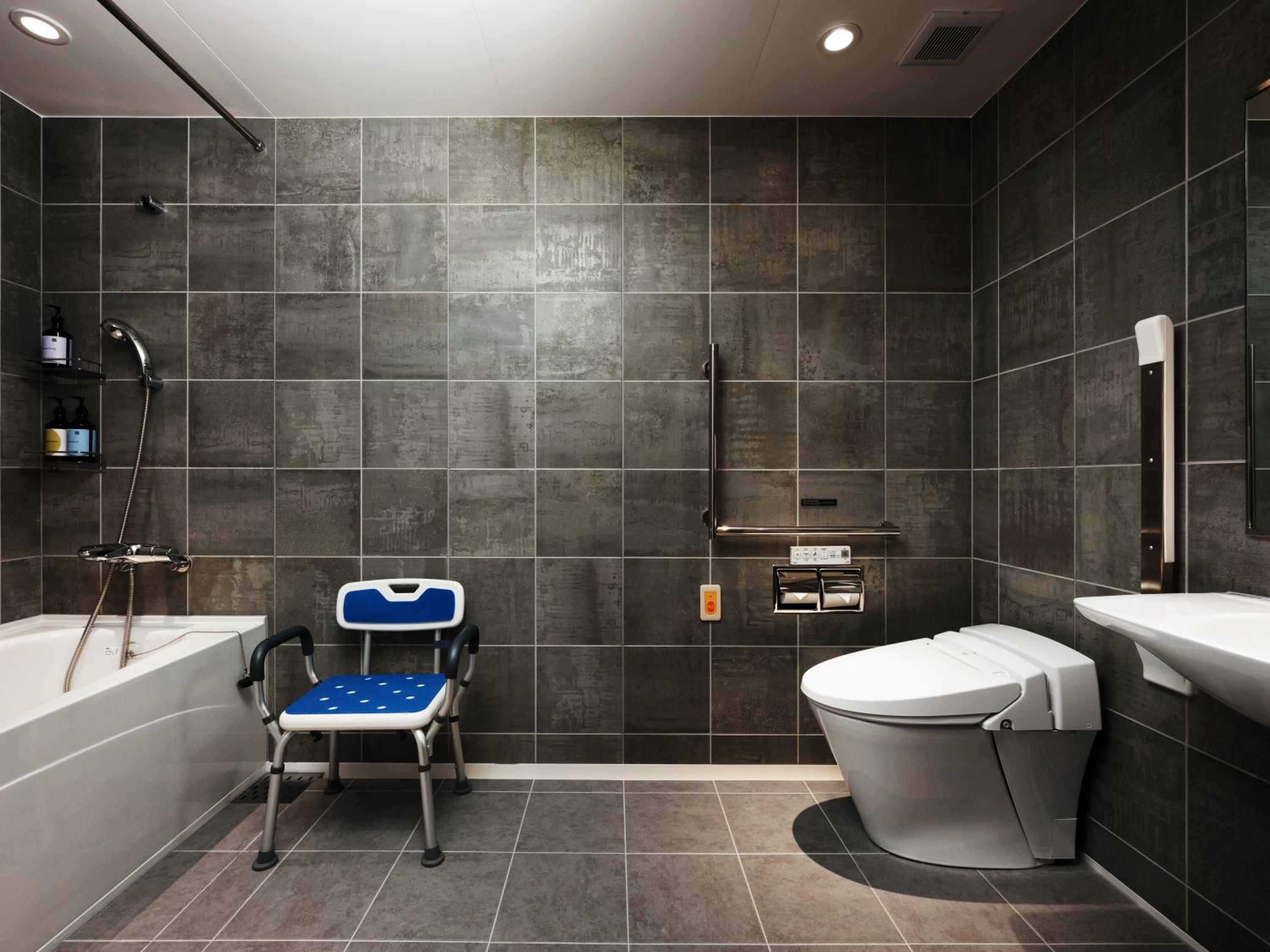 Two-Bedroom Accessible Apartment(4 Single-Beds) thumbnail 6