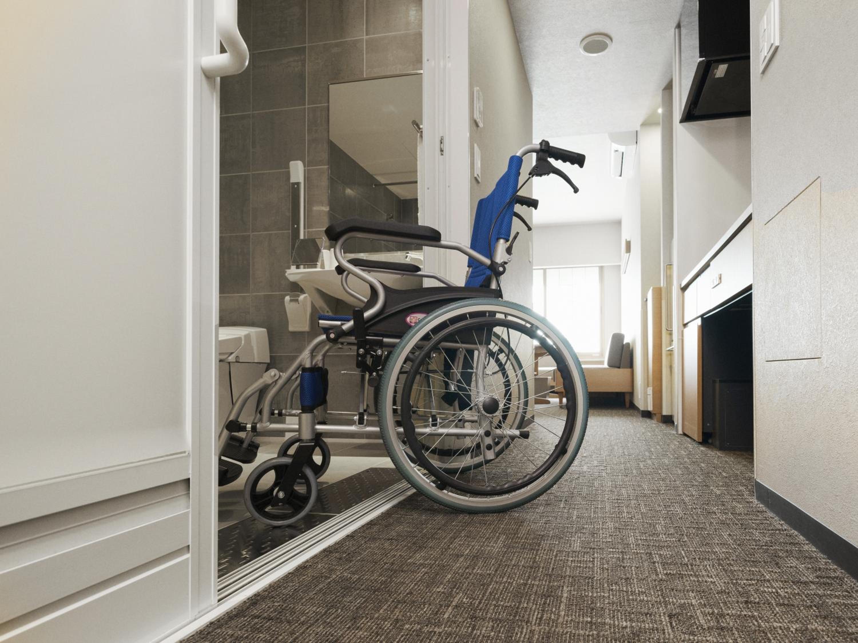 Two-Bedroom Accessible Apartment(4 Single-Beds) thumbnail 5