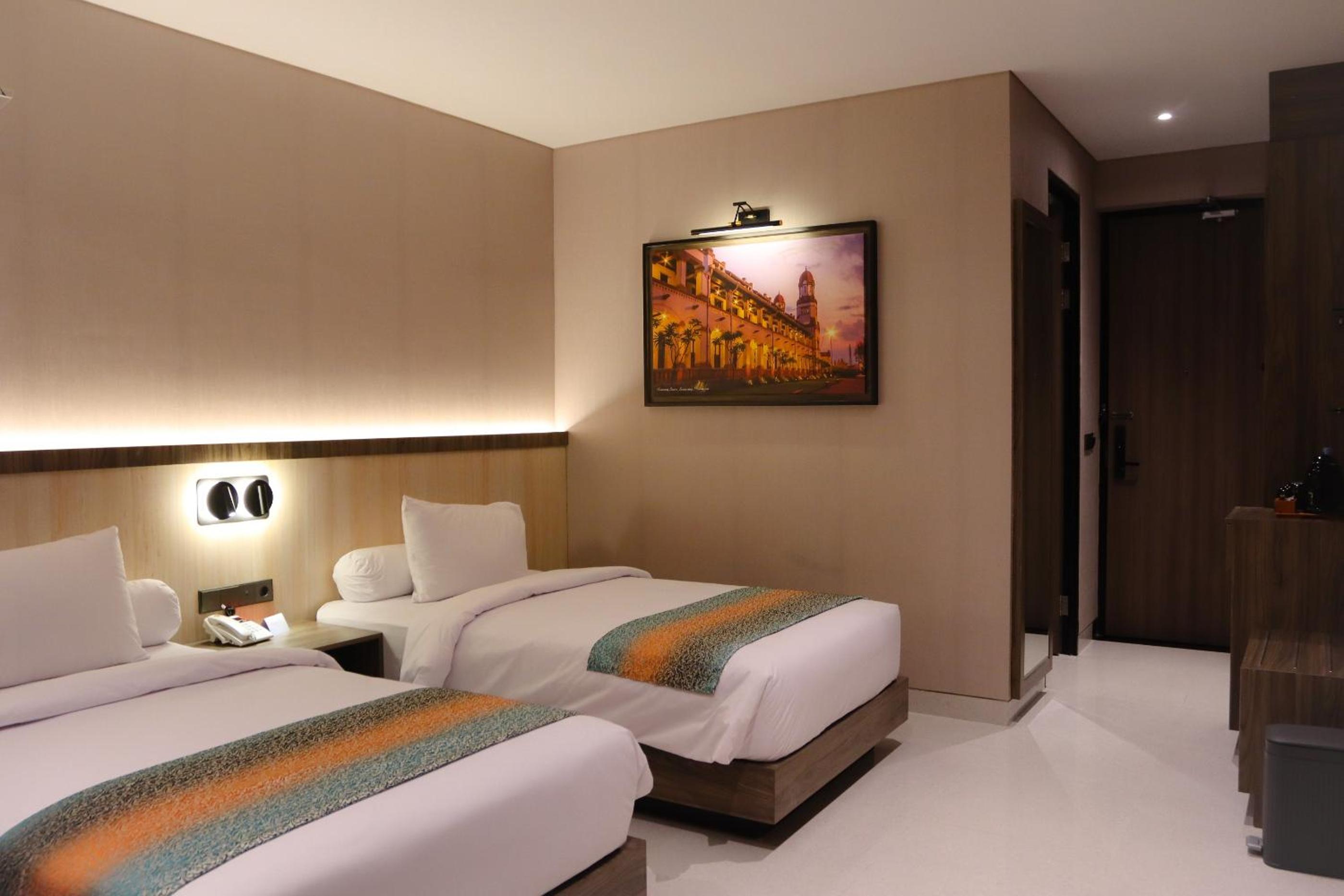 Deluxe Twin Room photo 2