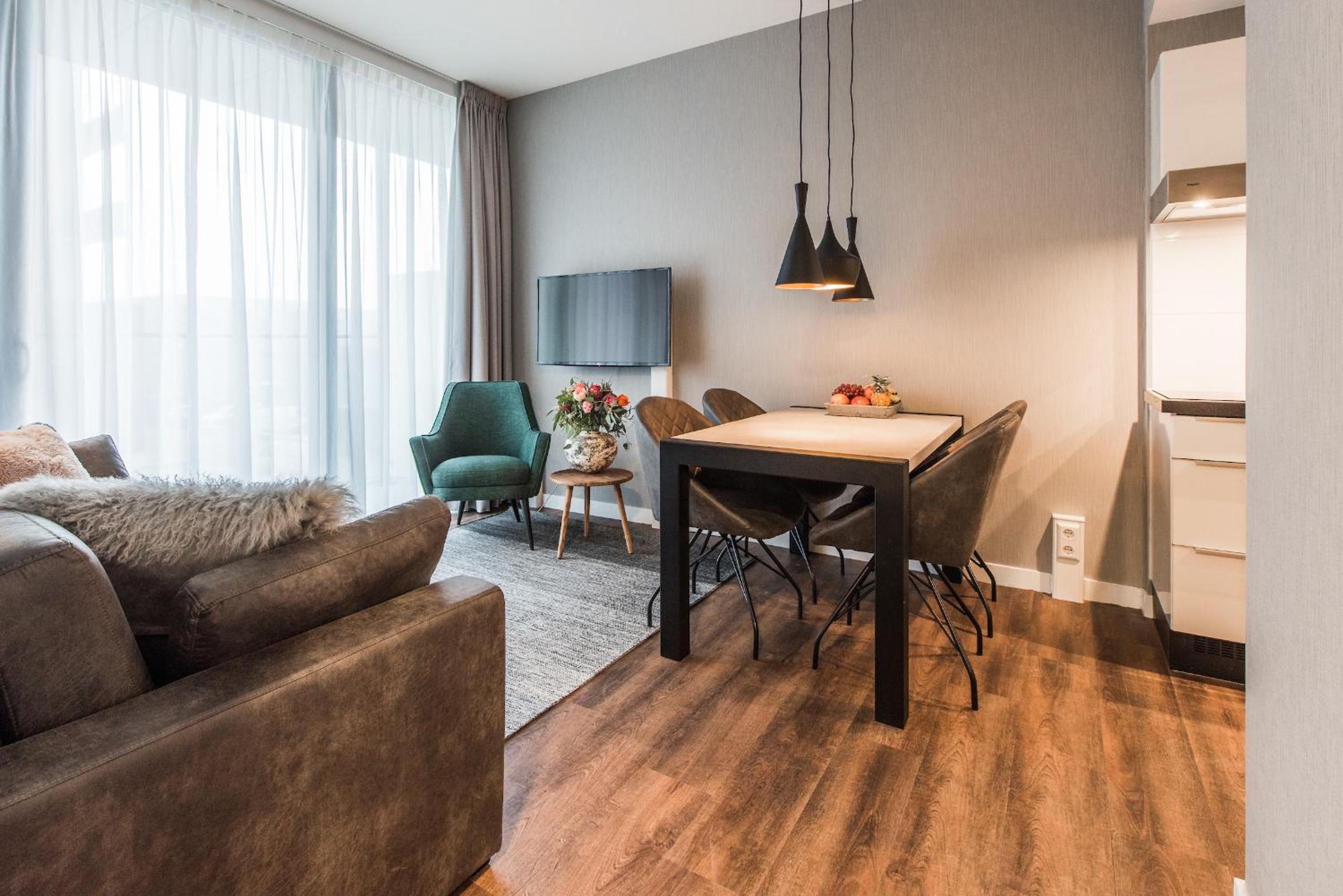 1 Bedroom Apartment with Balcony and Sofa Bed photo 1