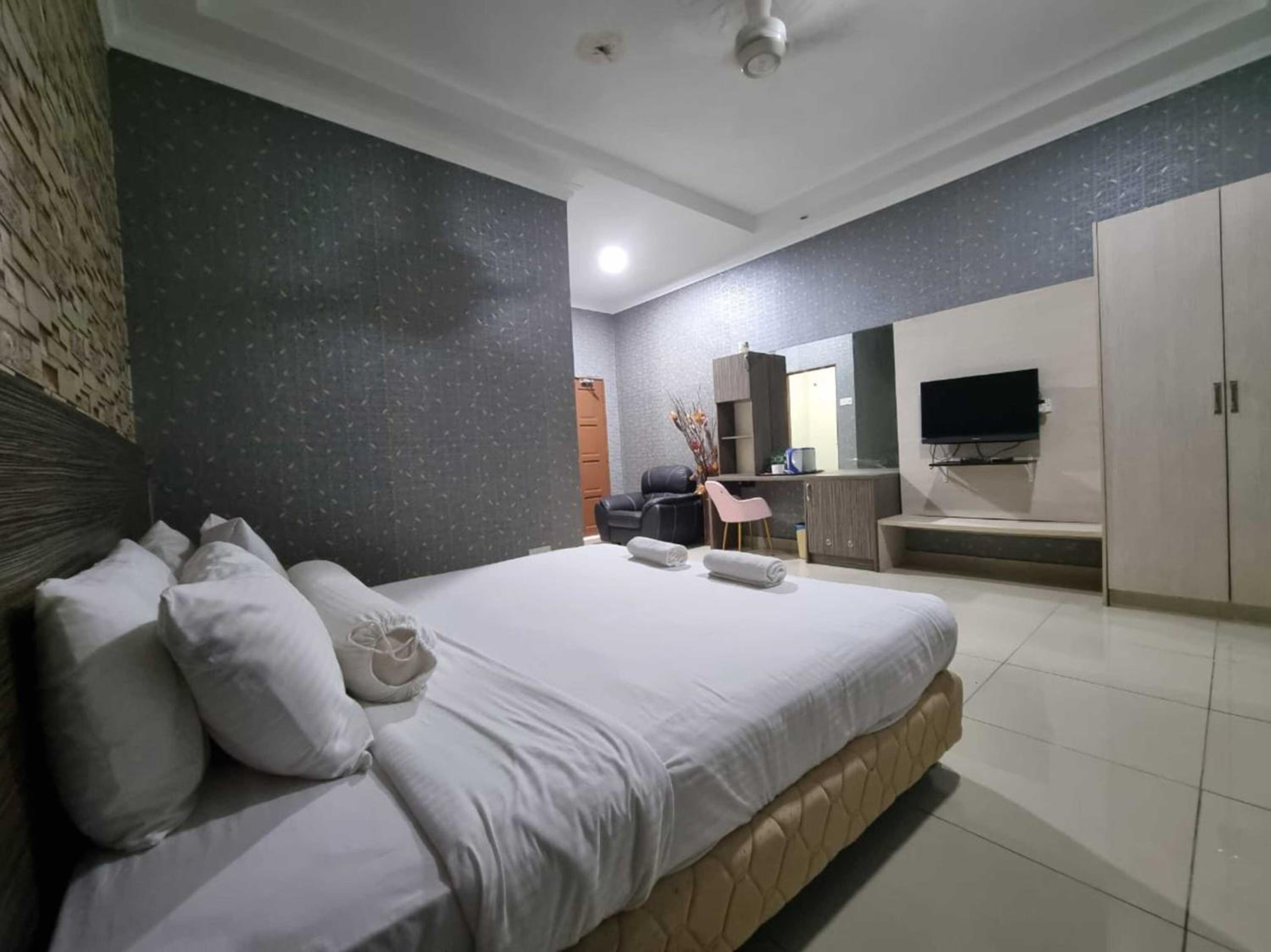 Deluxe King Room photo 3