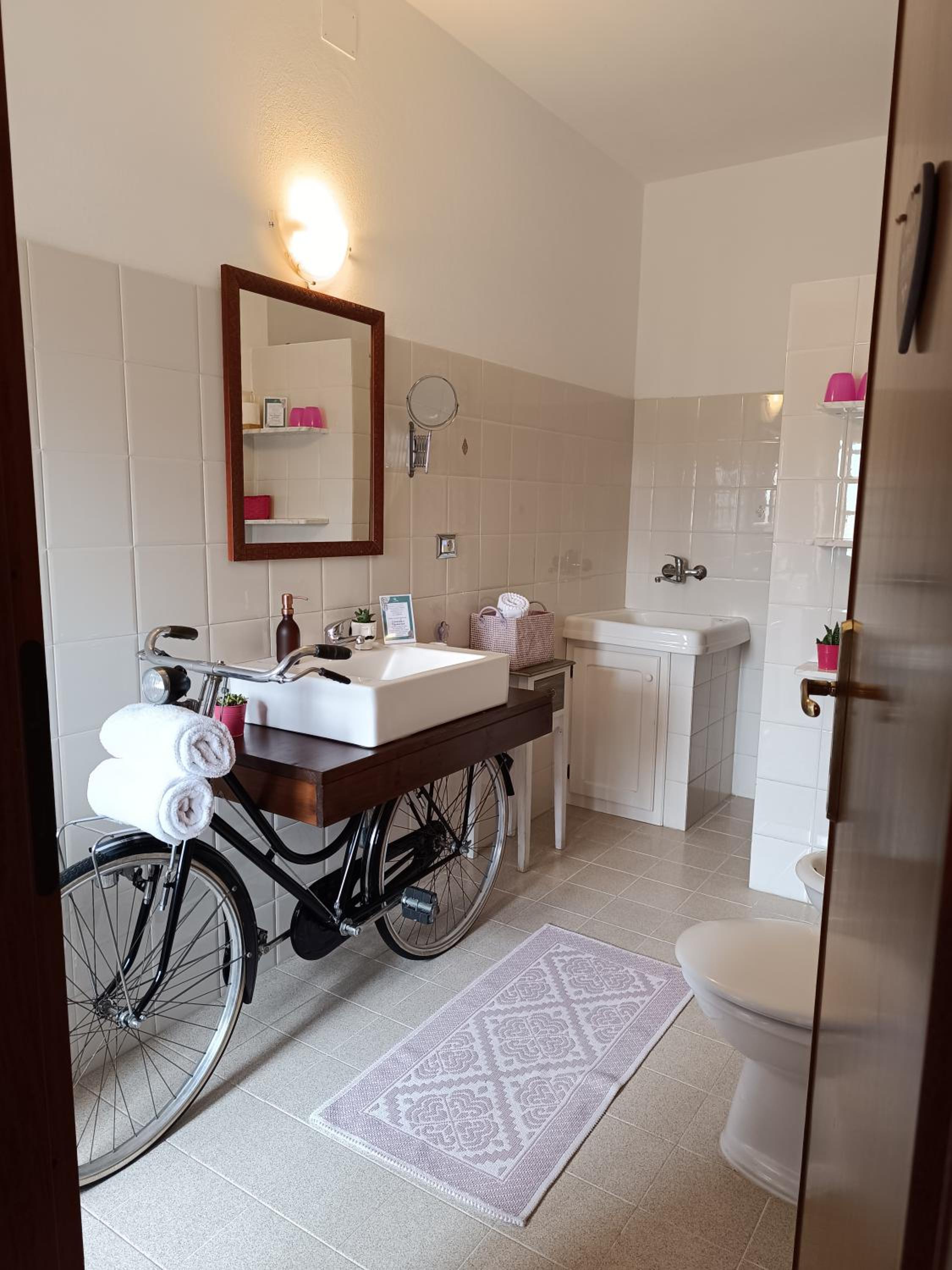 Double Room with Balcony - Photo 7