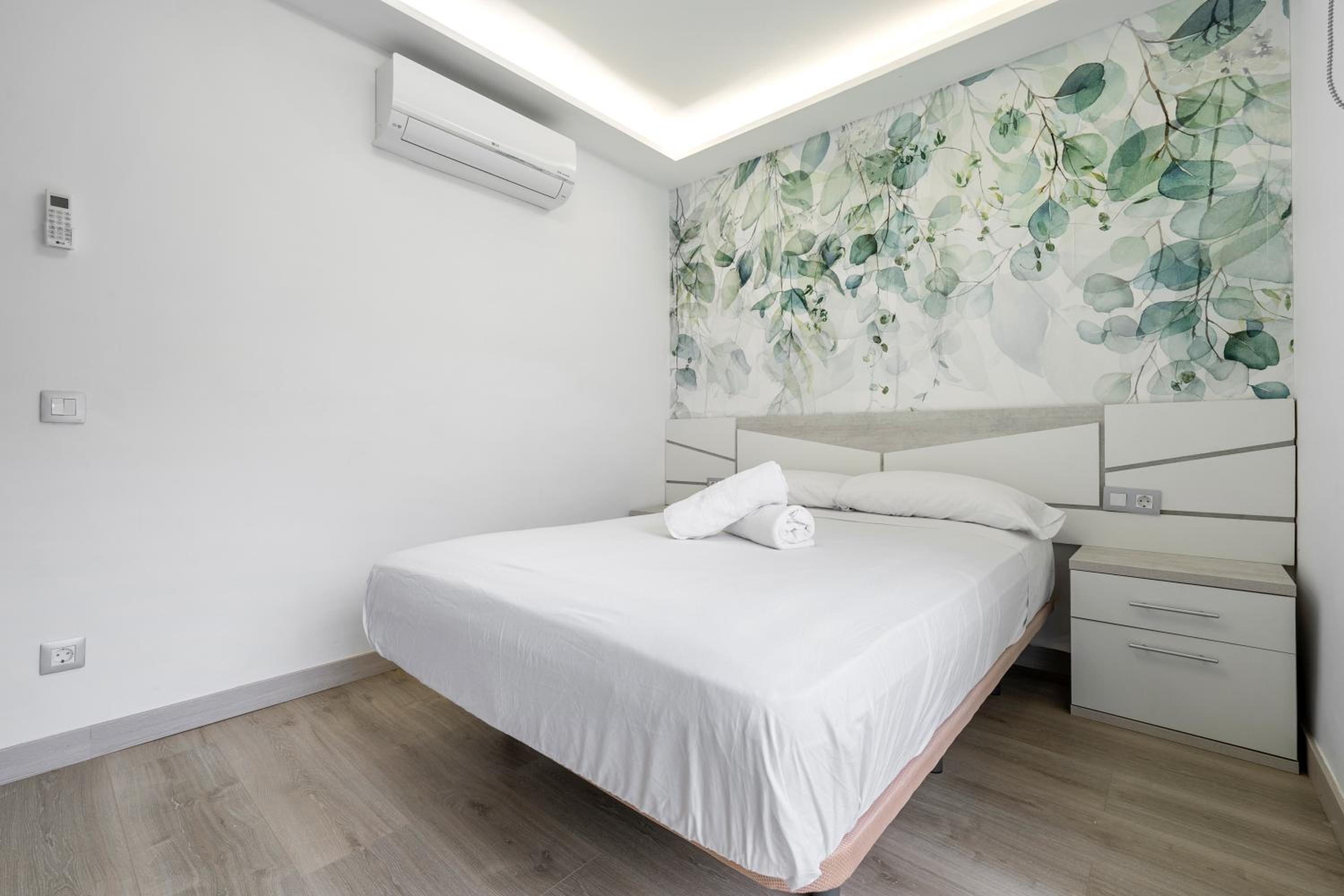 Two-Bedroom Deluxe Apartment with Balcony photo 2