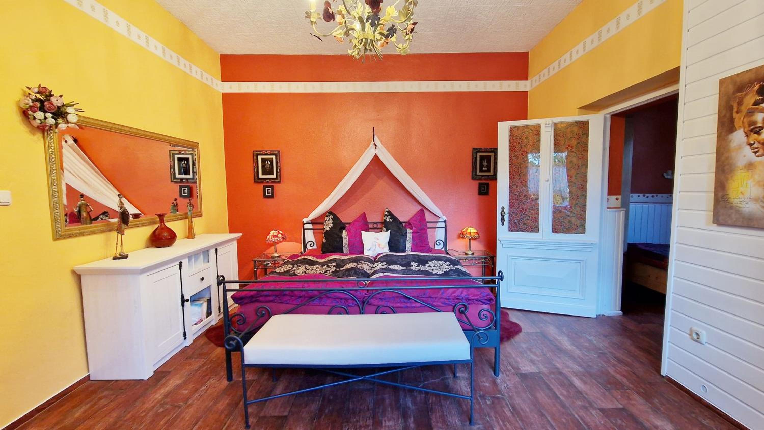 Two-Bedroom Apartment with Shower  photo 1