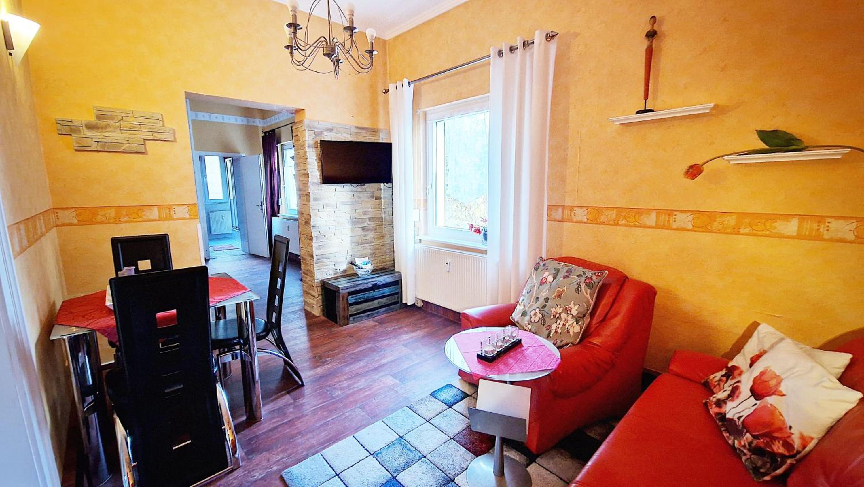 Two-Bedroom Apartment with Shower  photo 2