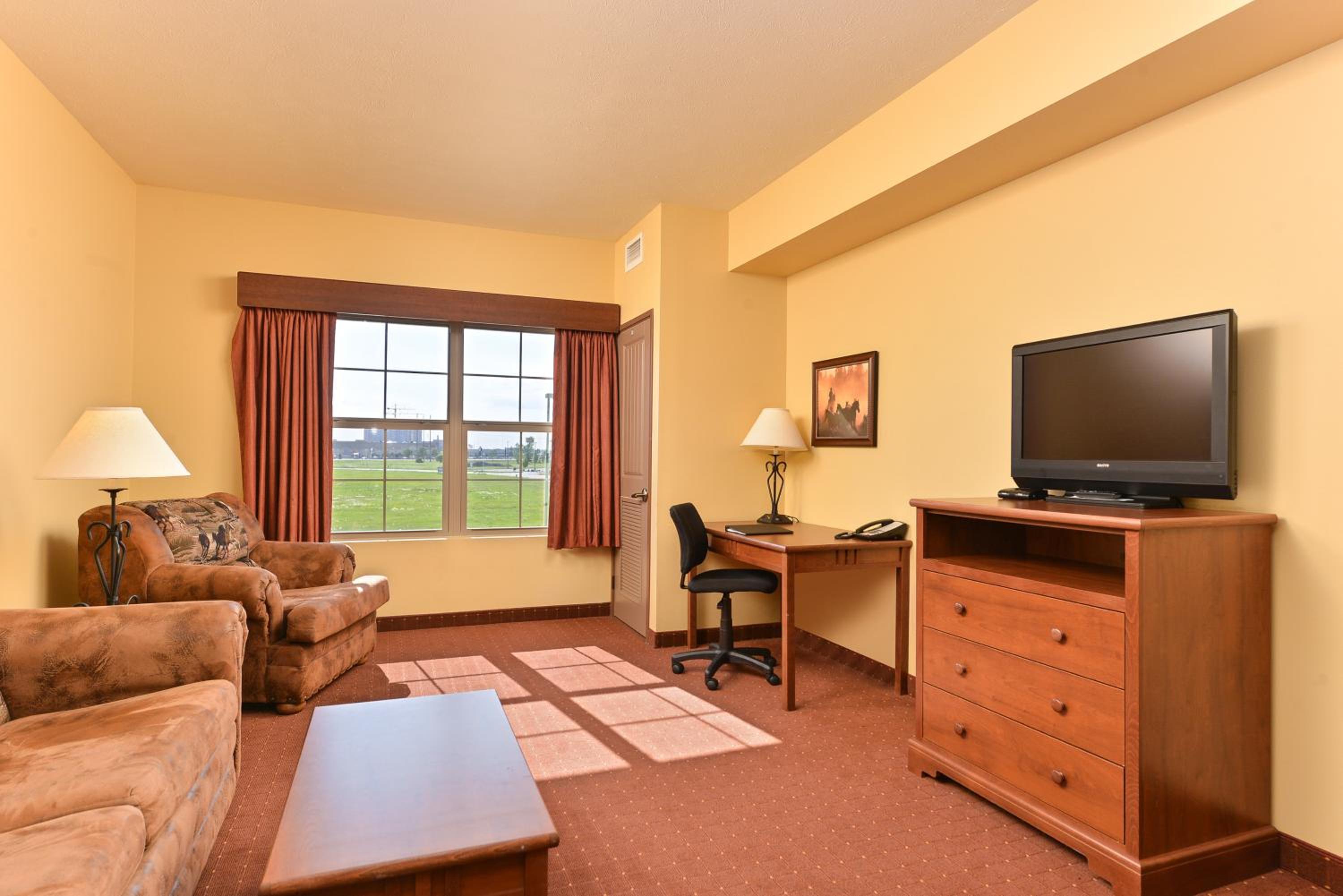 Two-Bedroom Suite with a King Bed and a Queen Bed - Non Smoking - Photo 8